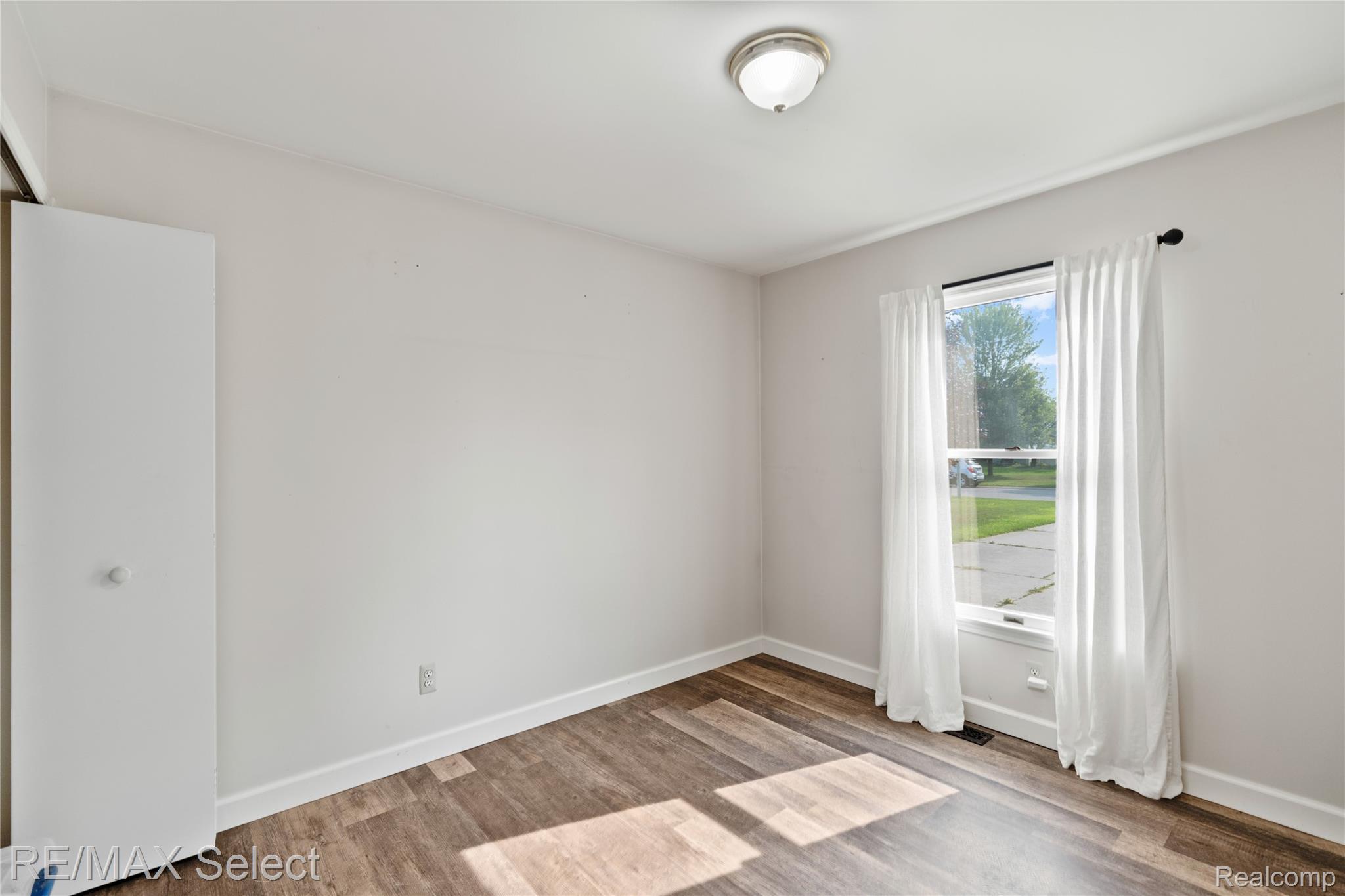 8052 Rose Lane