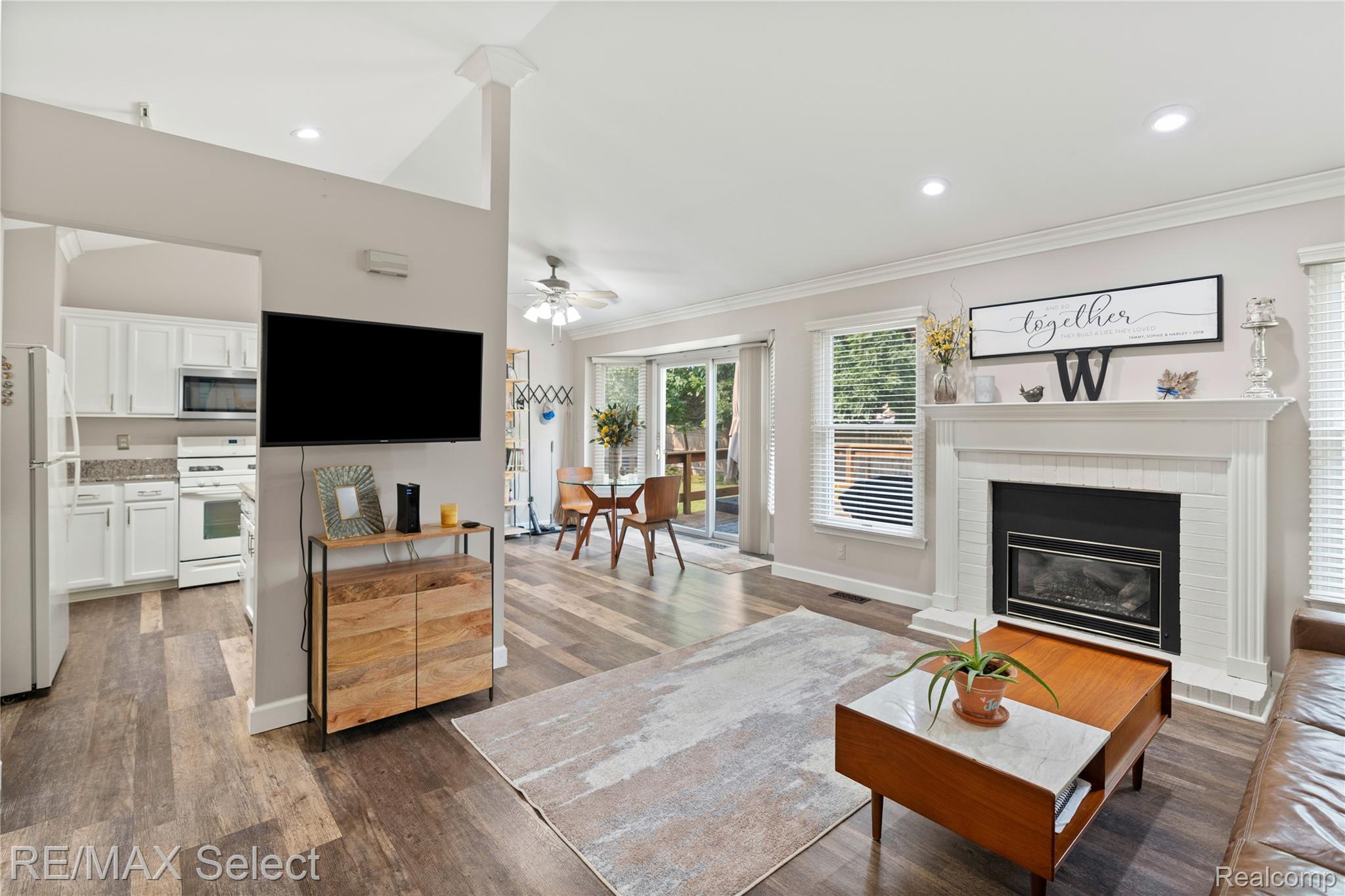 8052 Rose Lane