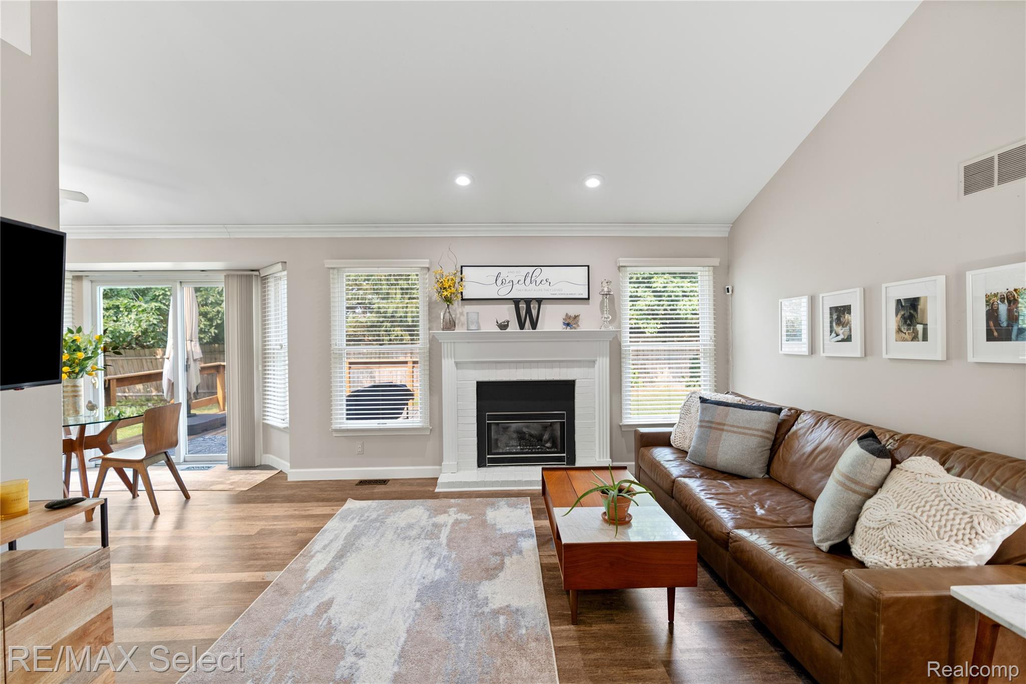 8052 Rose Lane