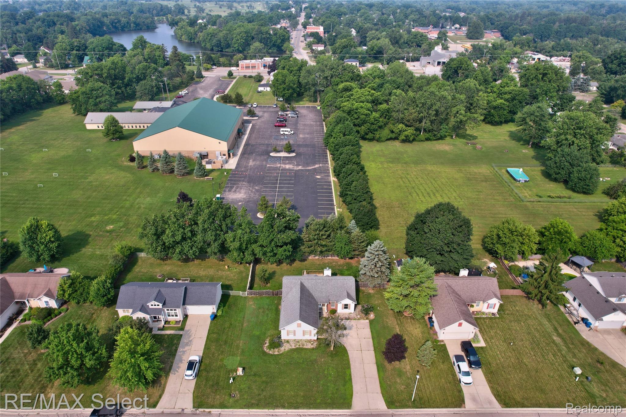 8052 Rose Lane