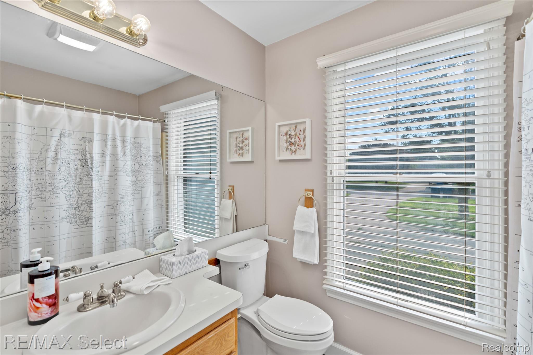 8052 Rose Lane