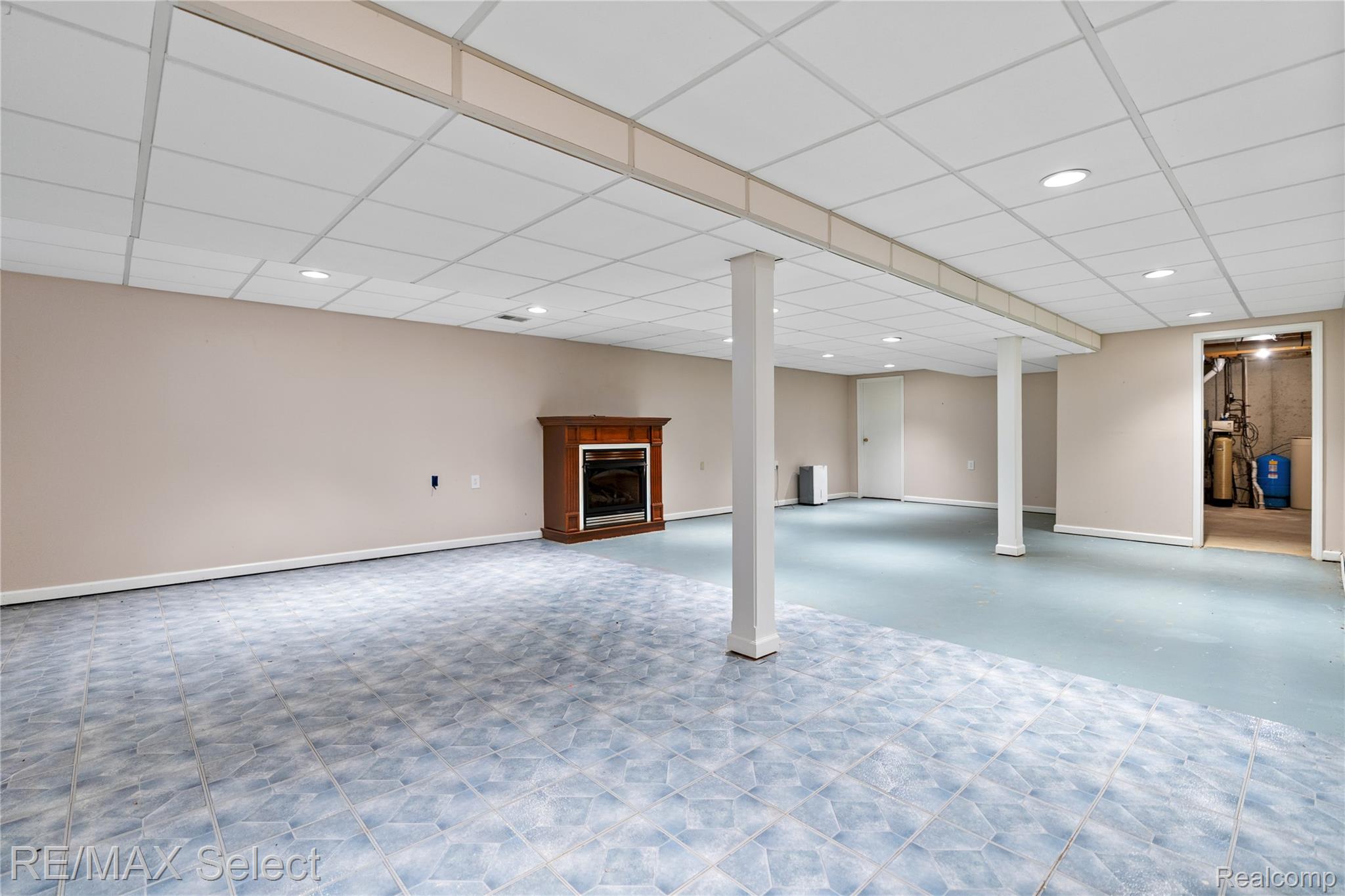 8052 Rose Lane