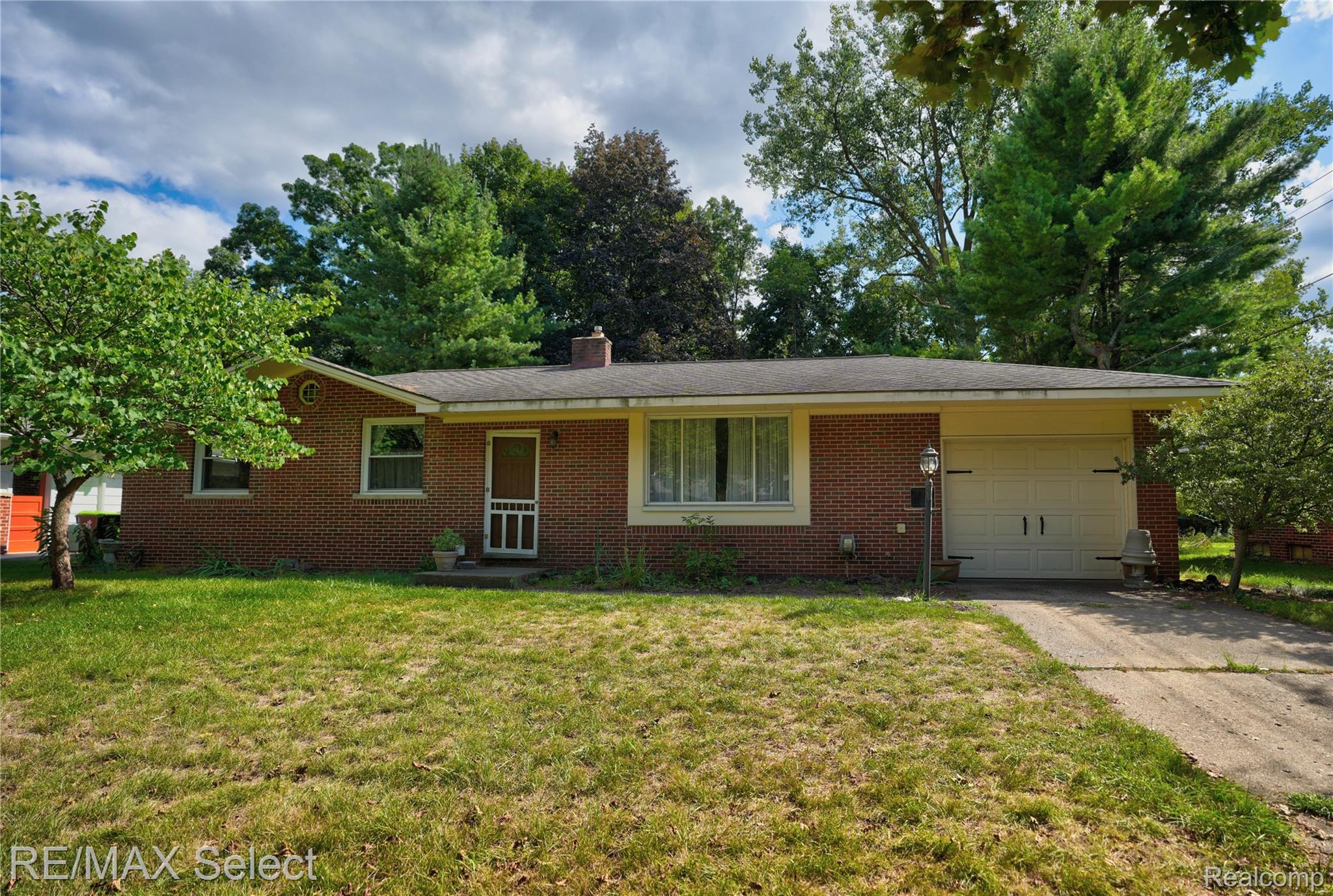 14521 Appletree Lane