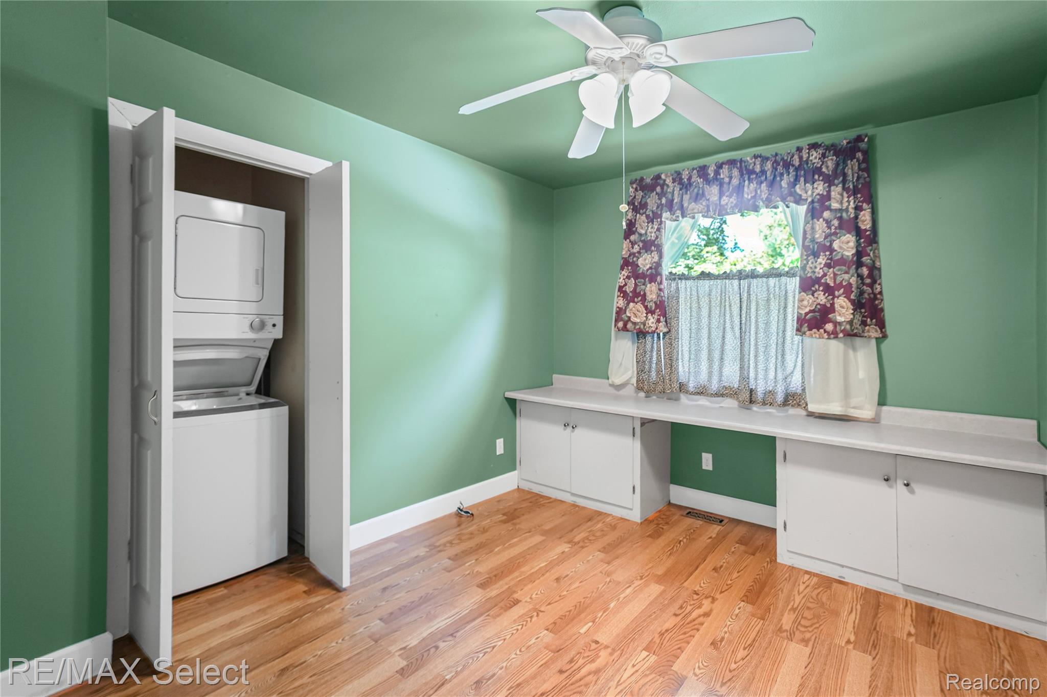 14521 Appletree Lane