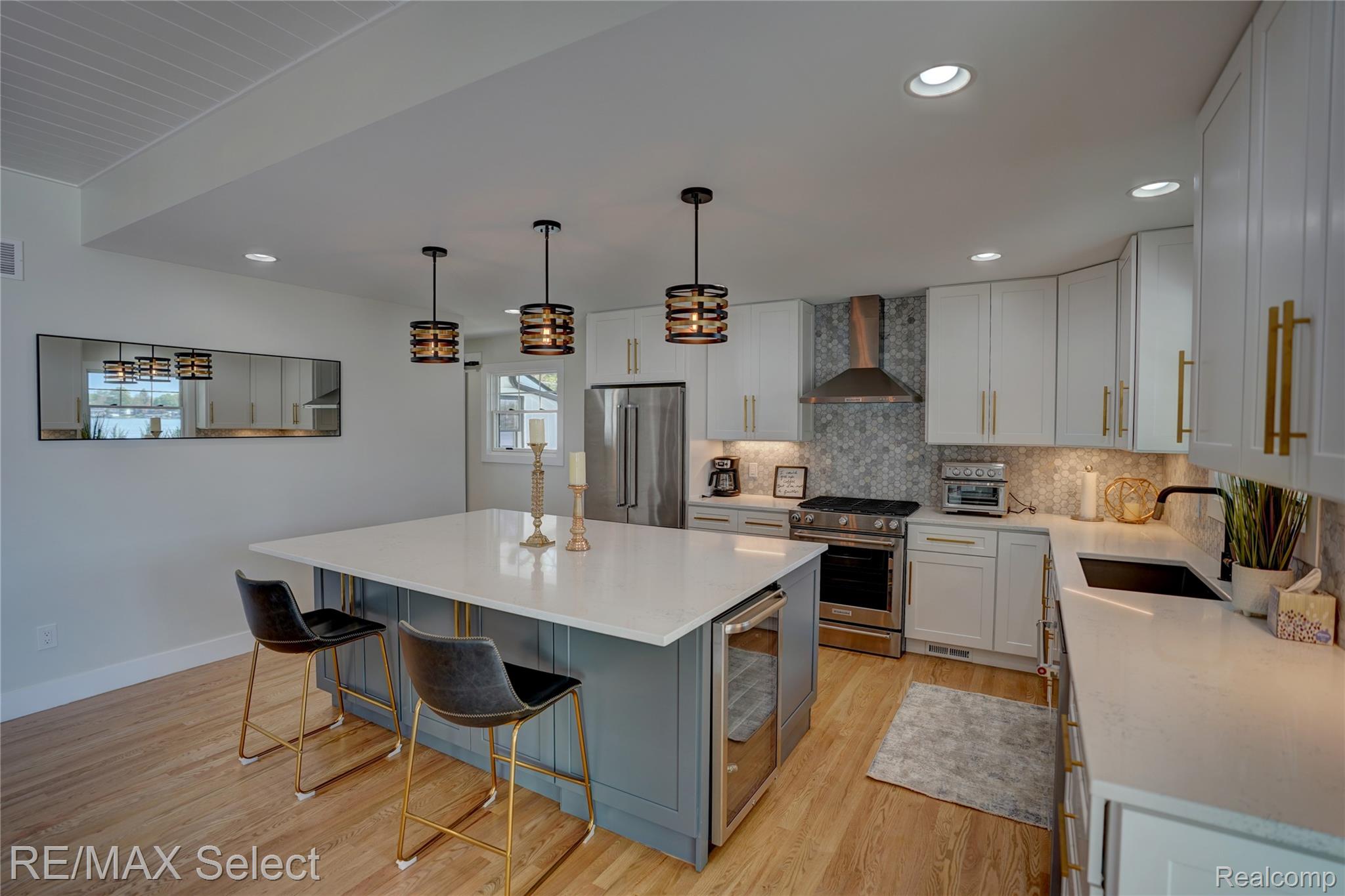 14240 MOFFETT Drive
