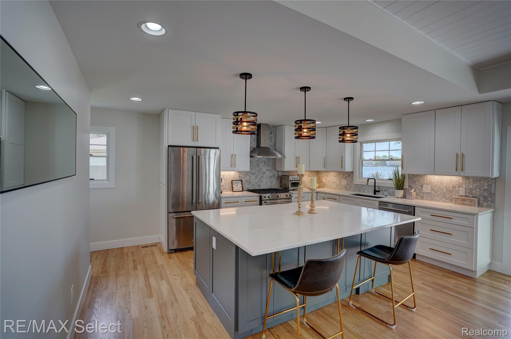 14240 MOFFETT Drive