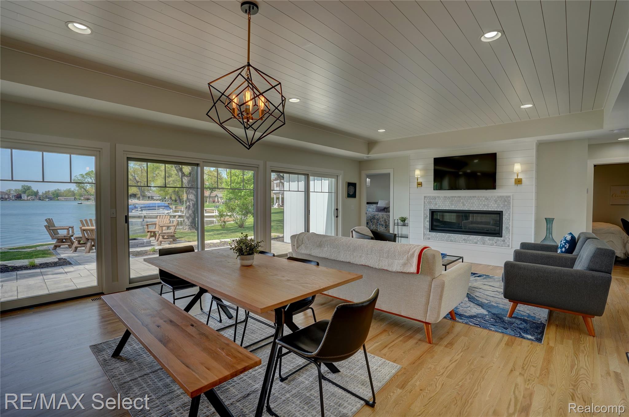14240 MOFFETT Drive