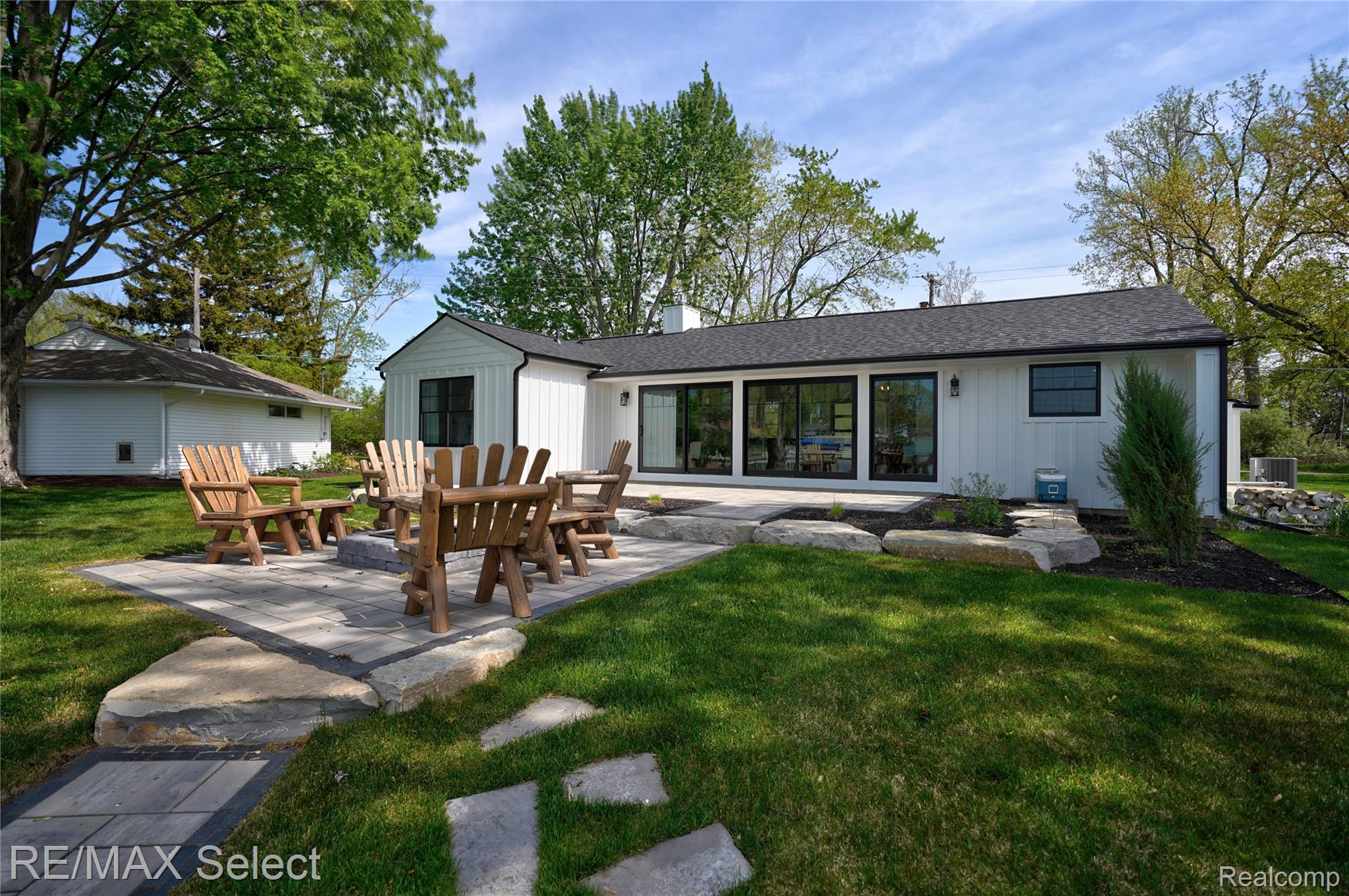 14240 MOFFETT Drive