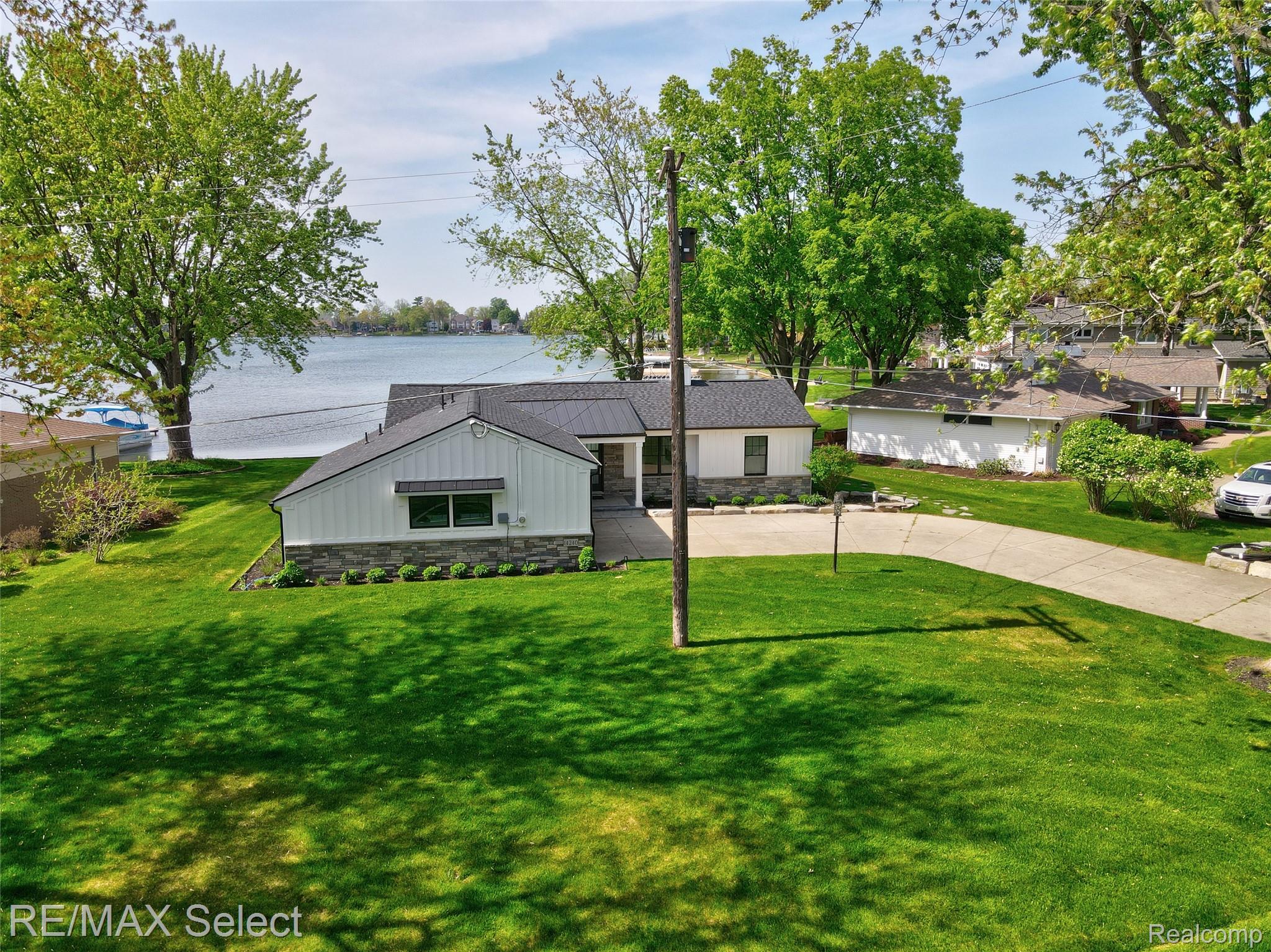 14240 MOFFETT Drive
