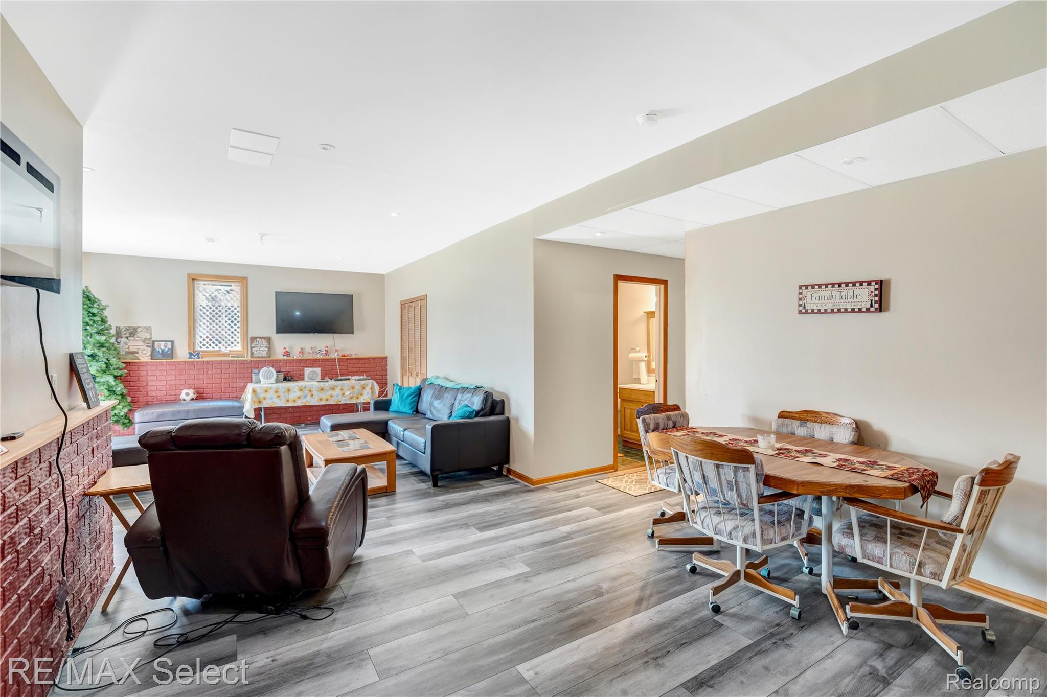 7191 Parkridge Parkway