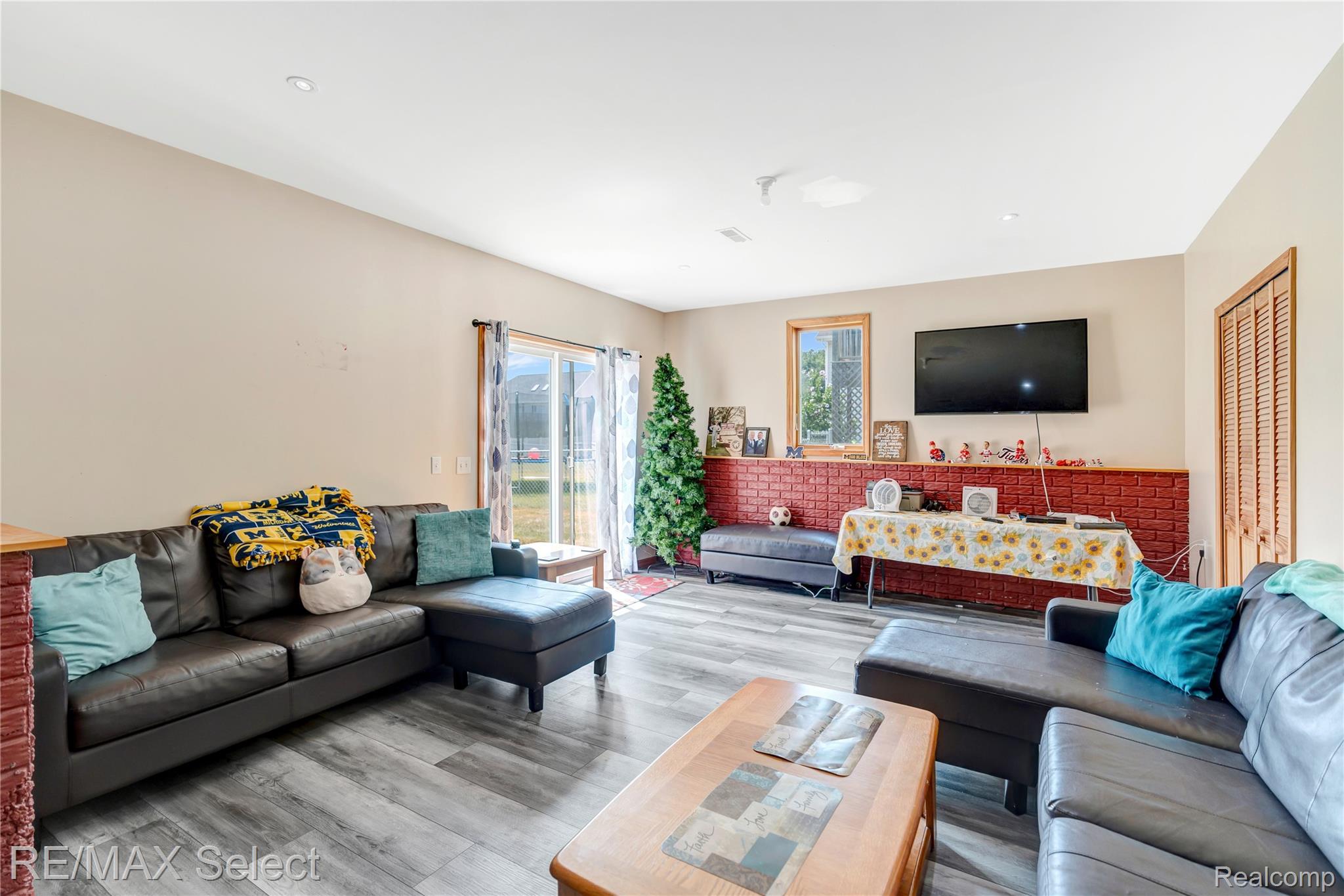 7191 Parkridge Parkway