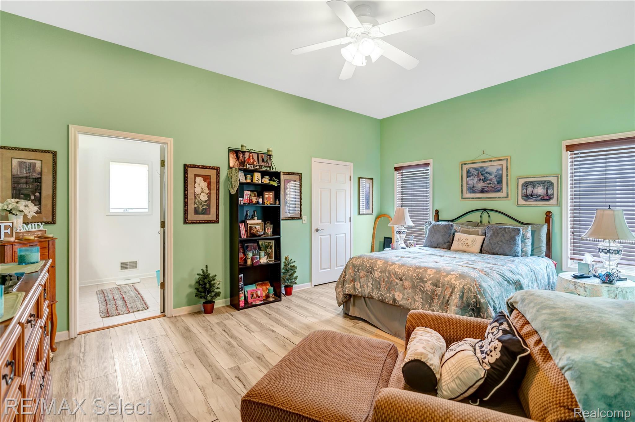 7191 Parkridge Parkway