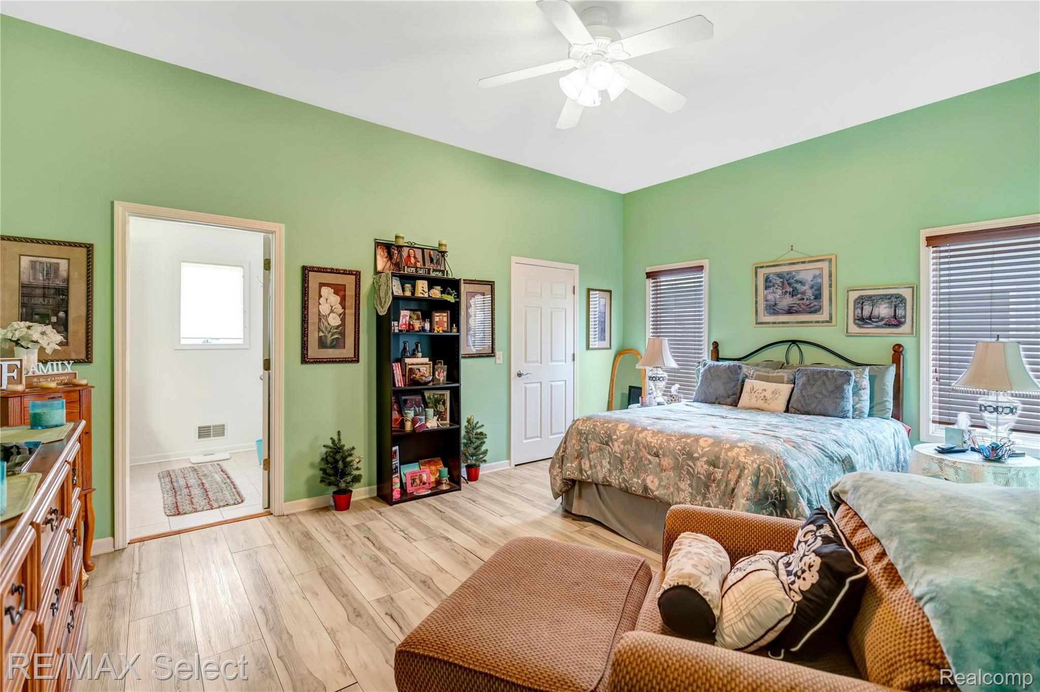 7191 Parkridge Parkway