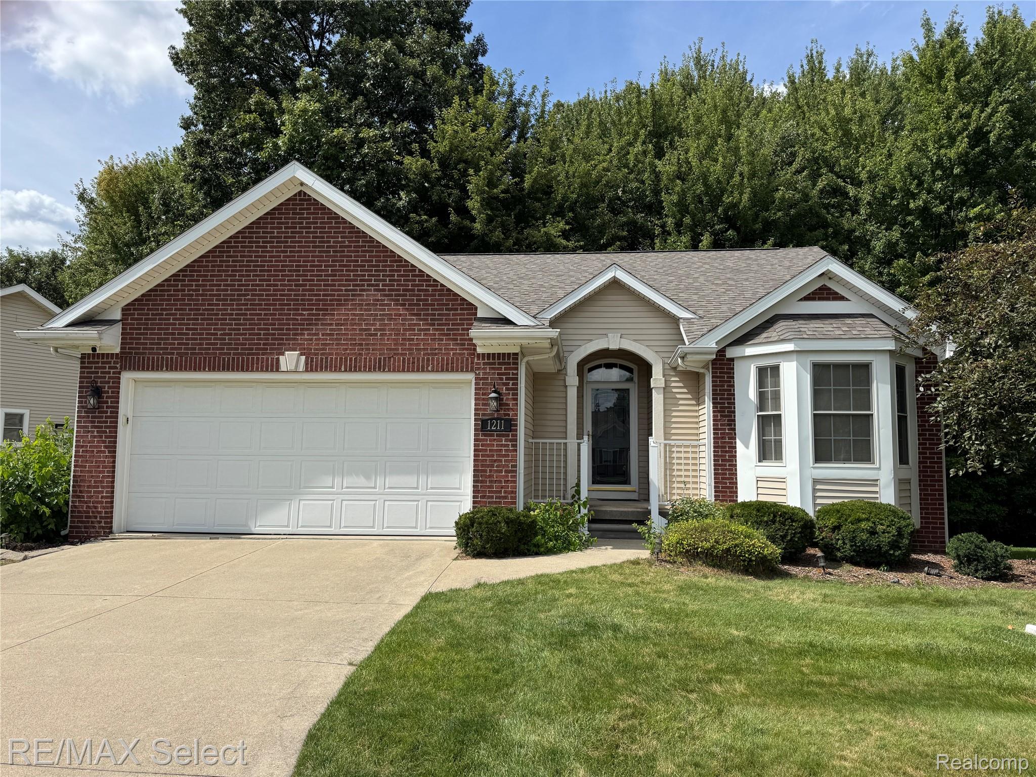 1211 Creek View Court