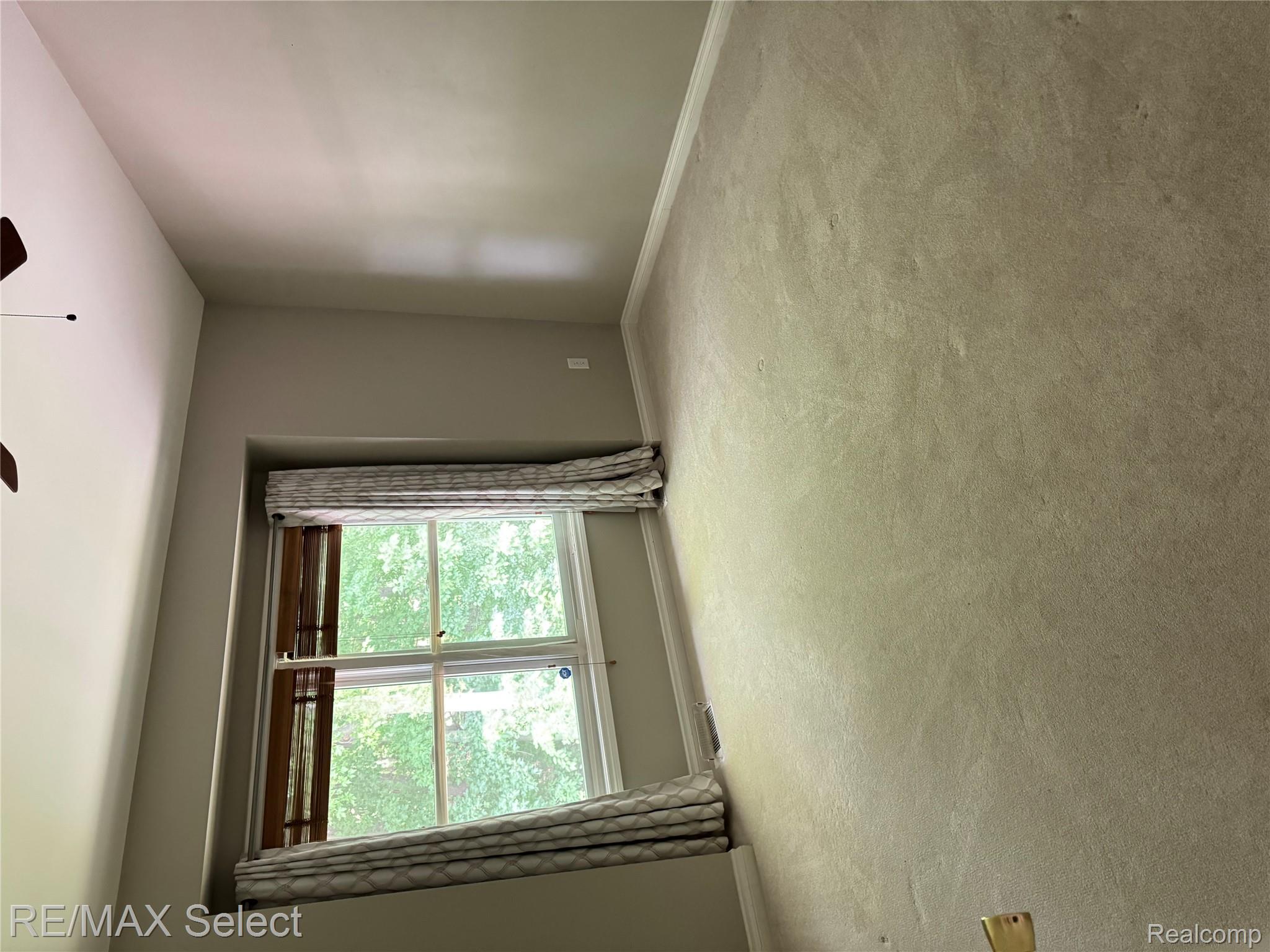 1211 Creek View Court