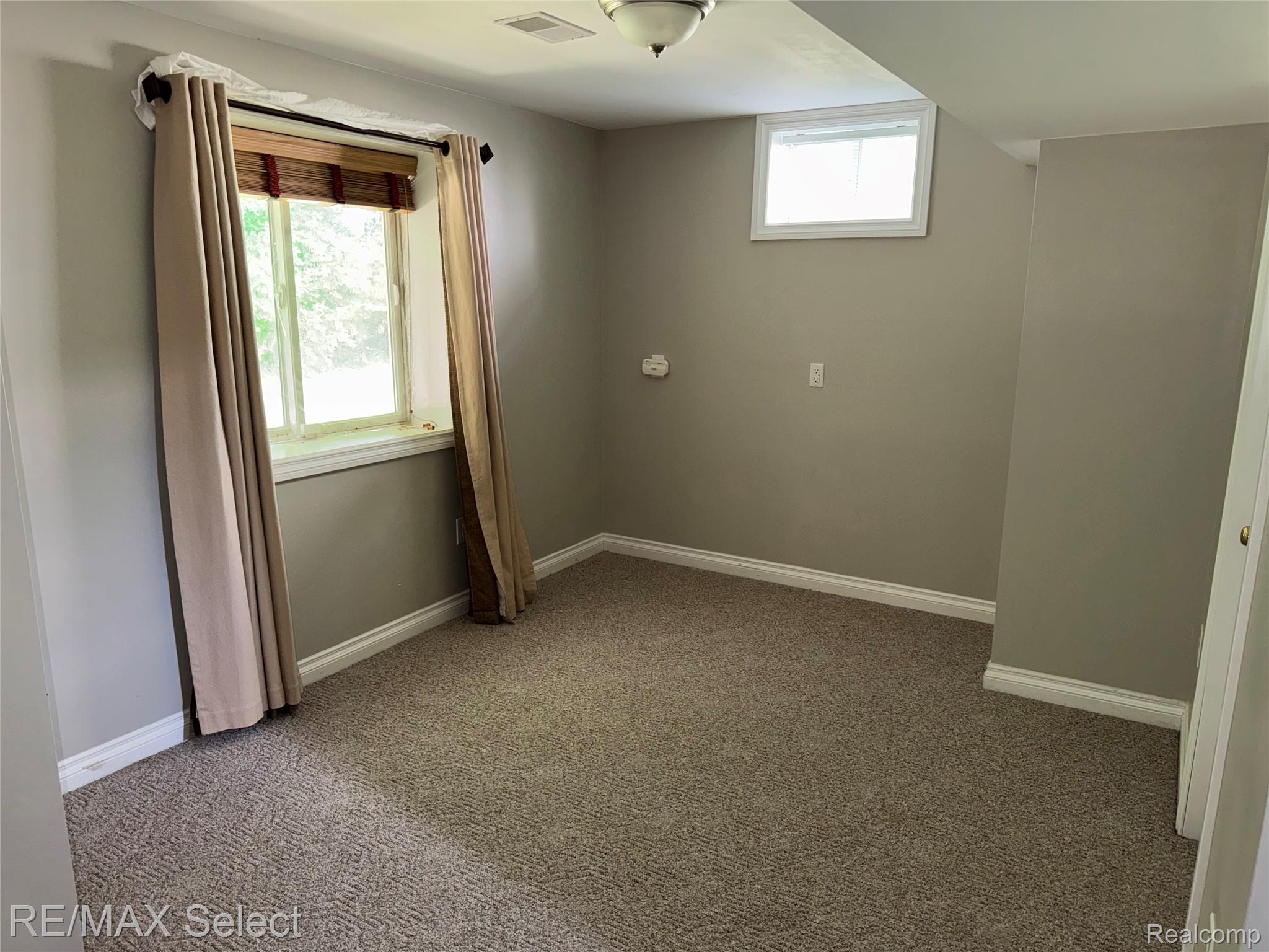 1211 Creek View Court