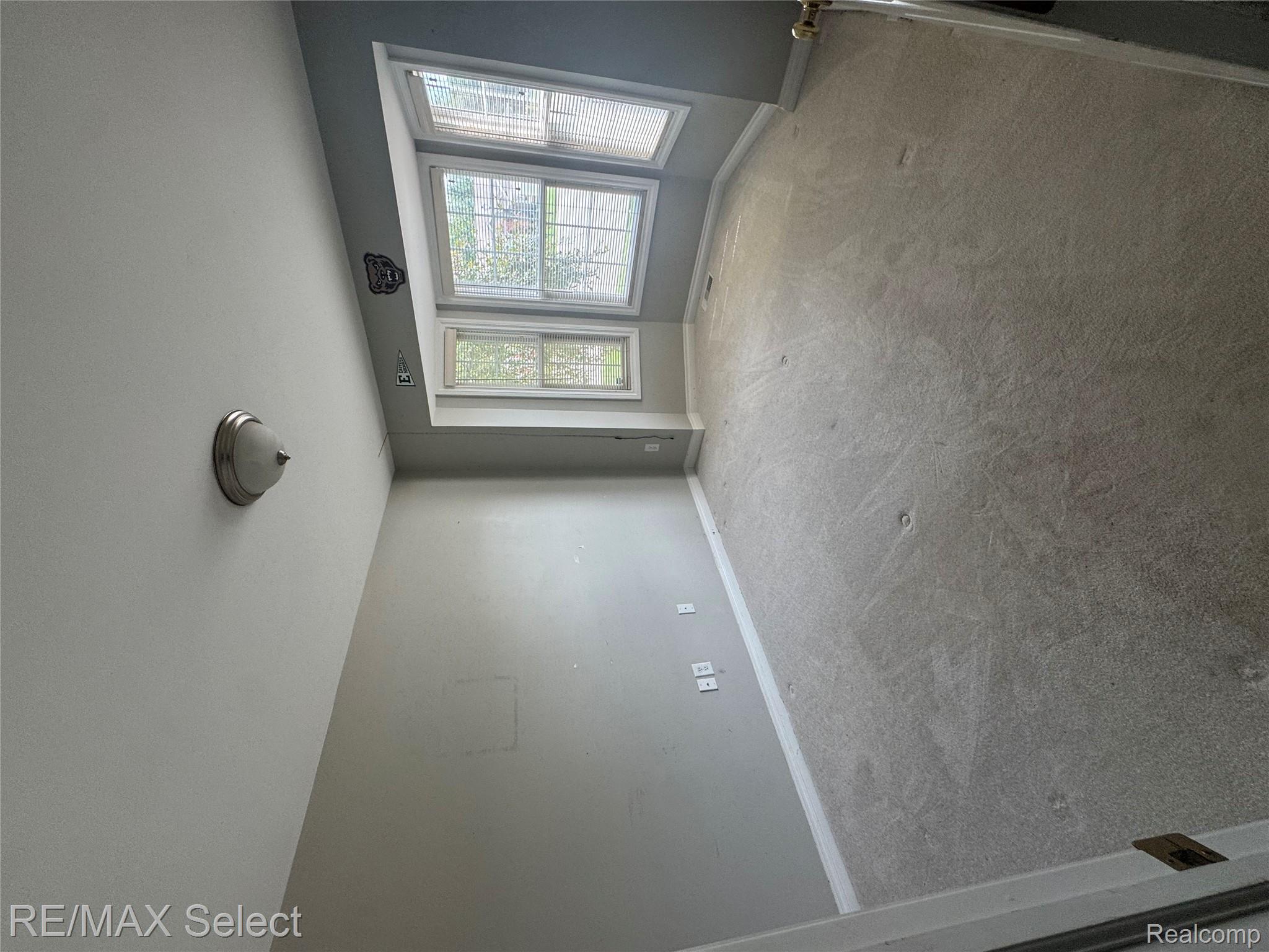 1211 Creek View Court
