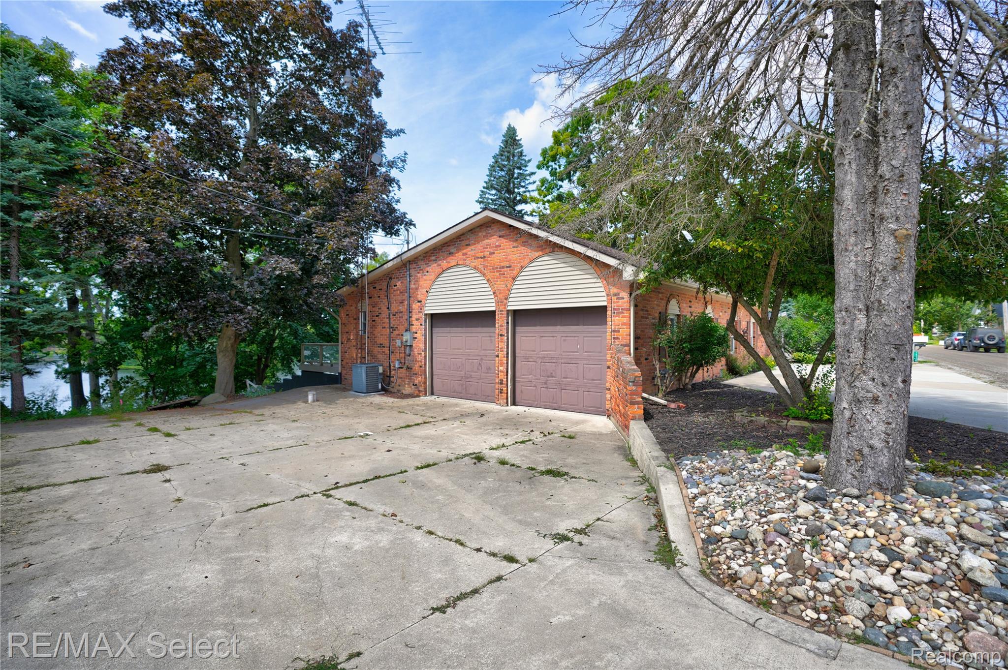 16172 Crest Drive