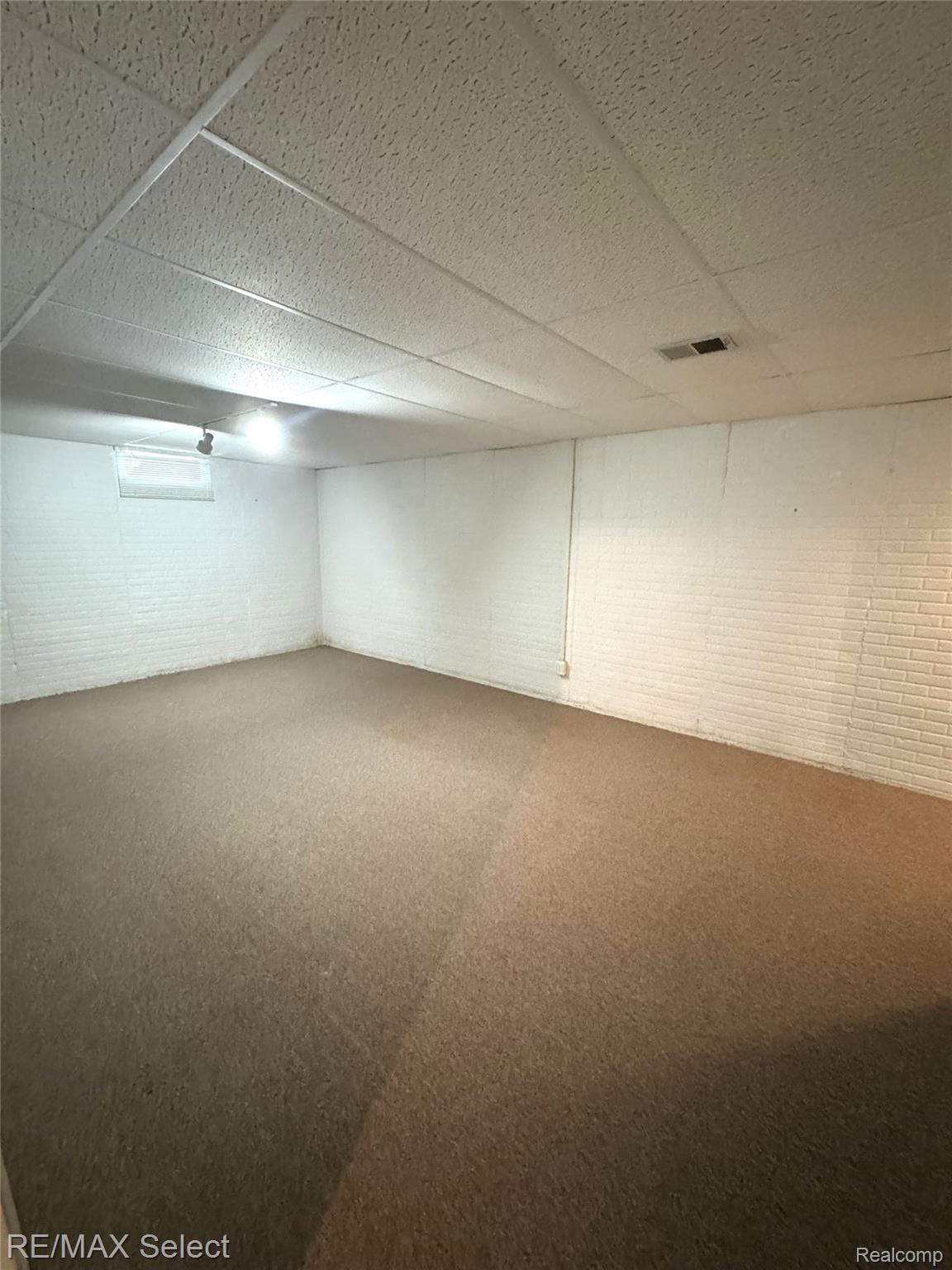 6060 Oak Creek Drive