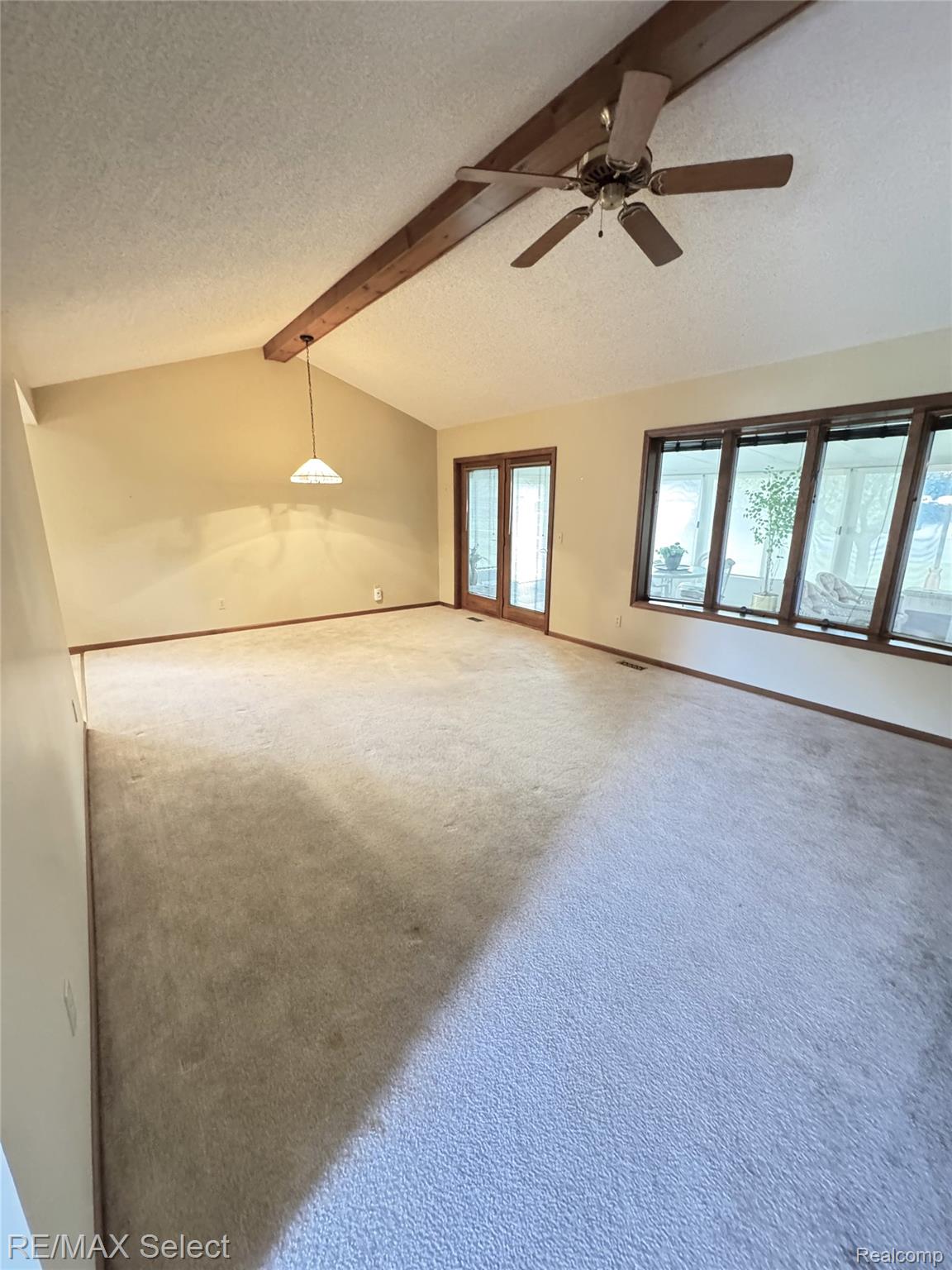 6060 Oak Creek Drive