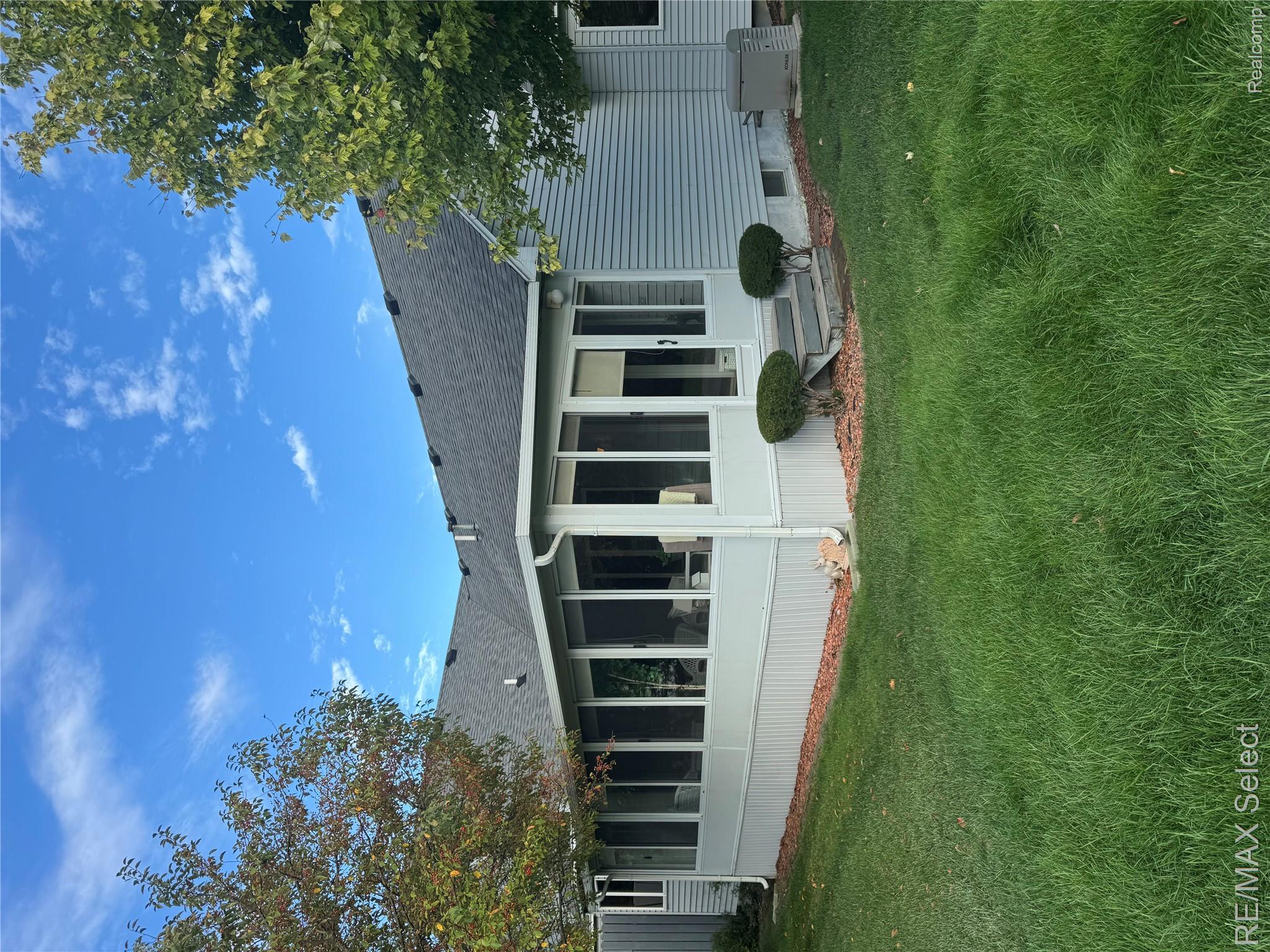 6060 Oak Creek Drive