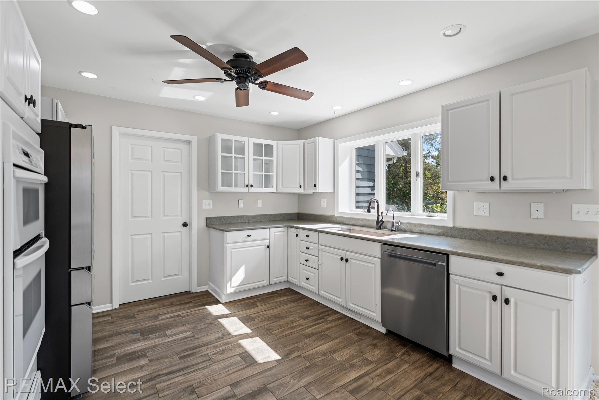 6056 Atlas Road