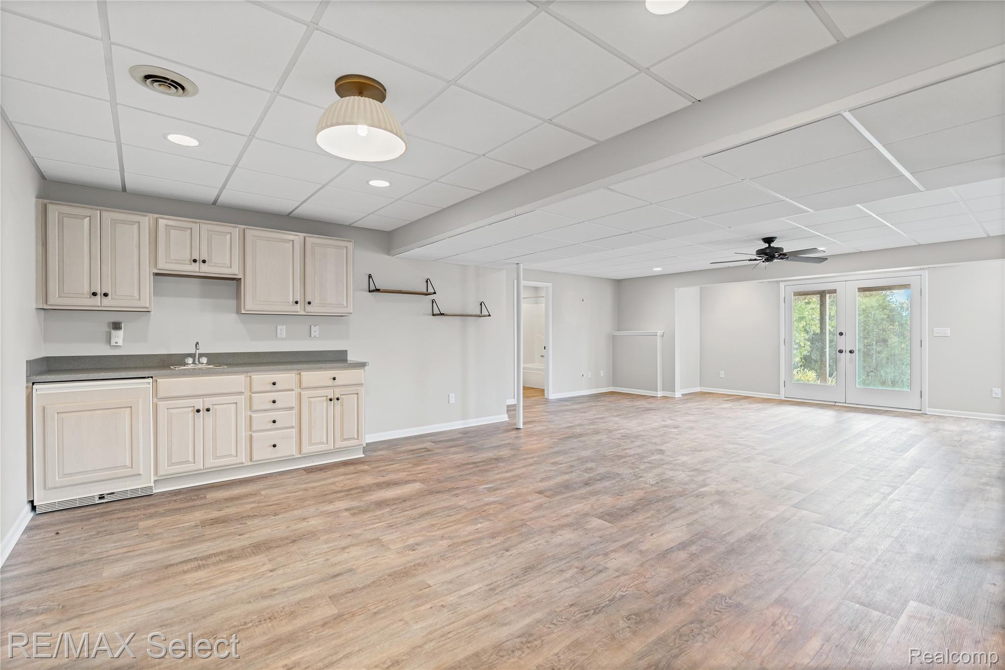 6056 Atlas Road