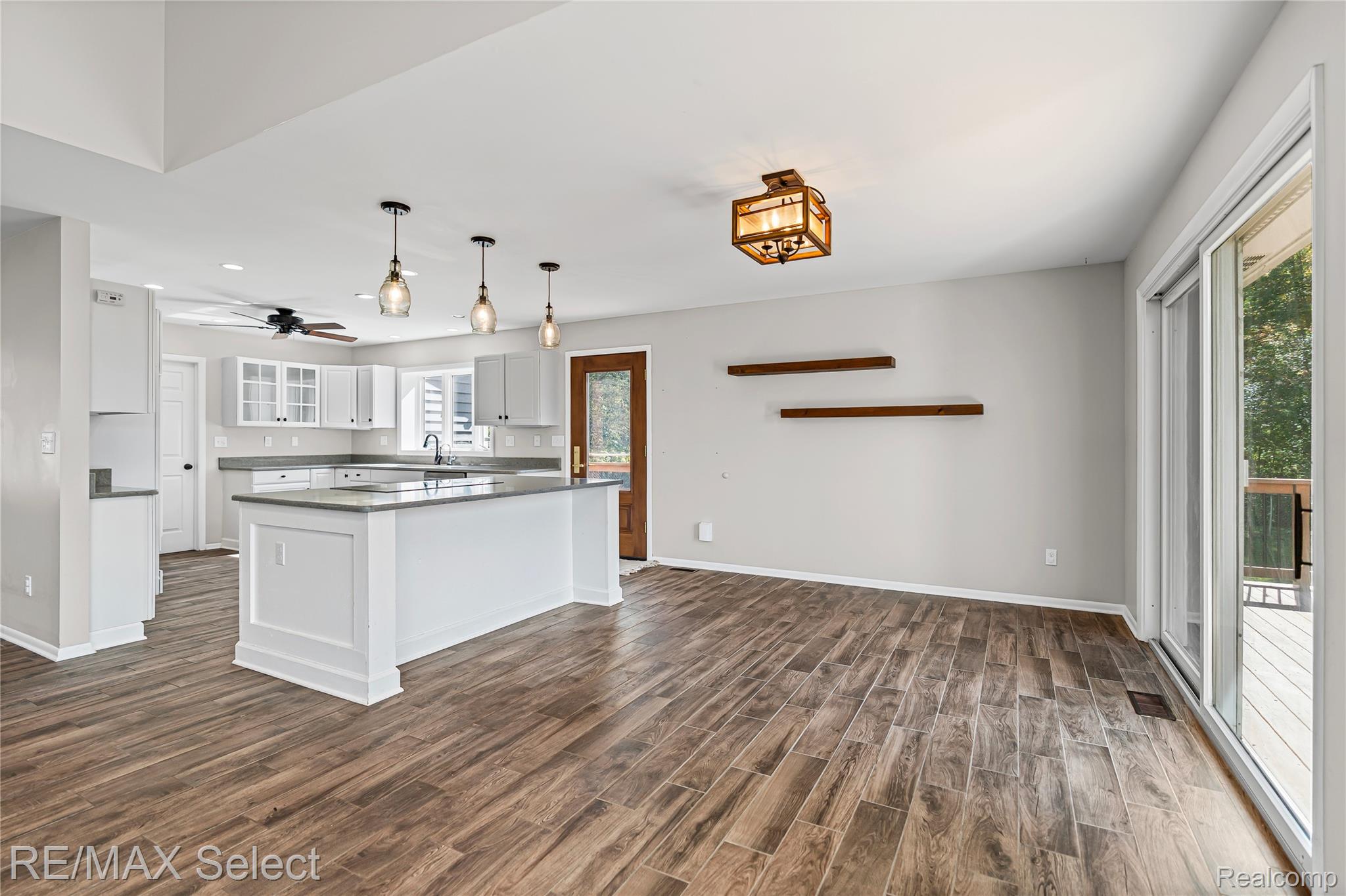6056 Atlas Road