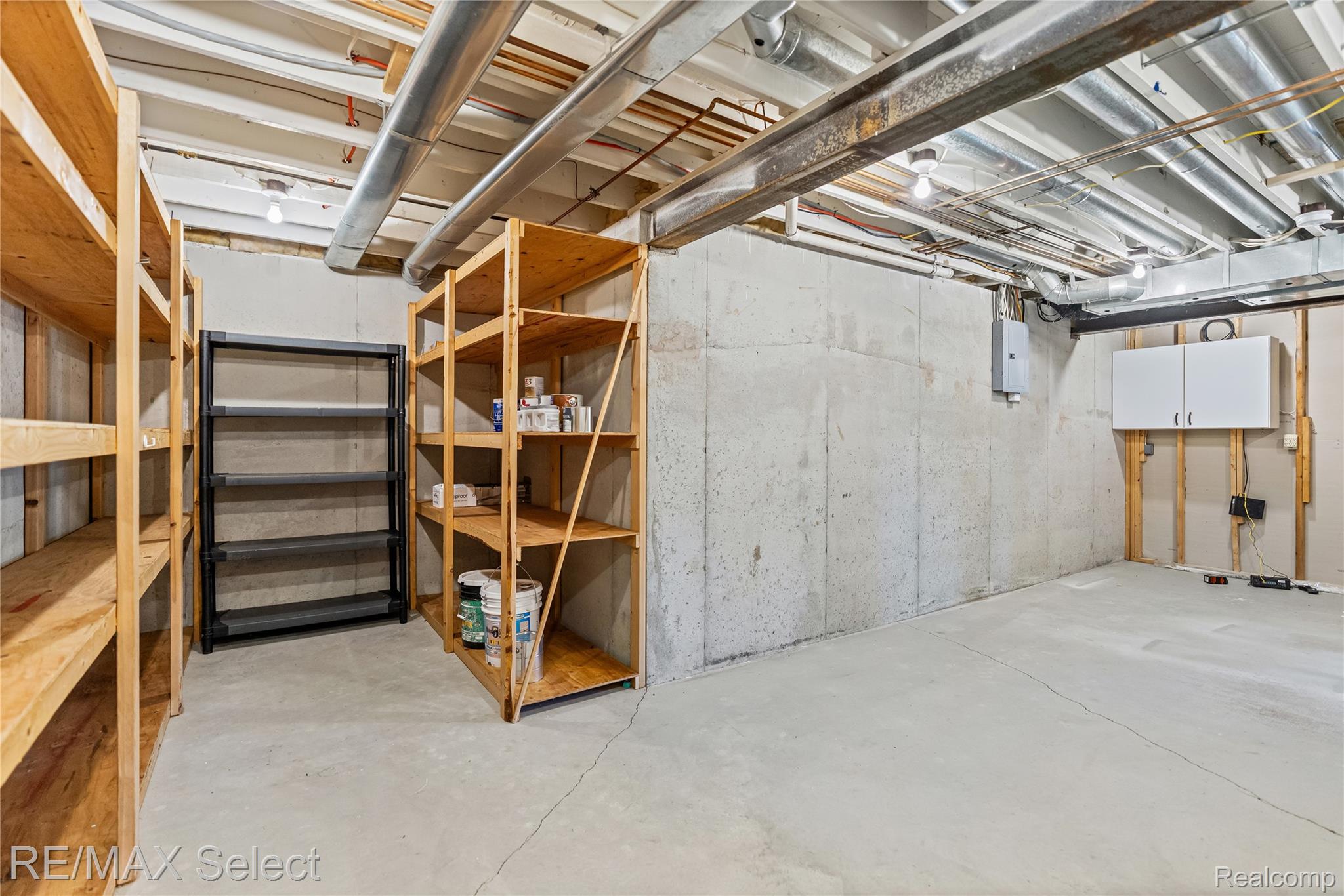 6056 Atlas Road