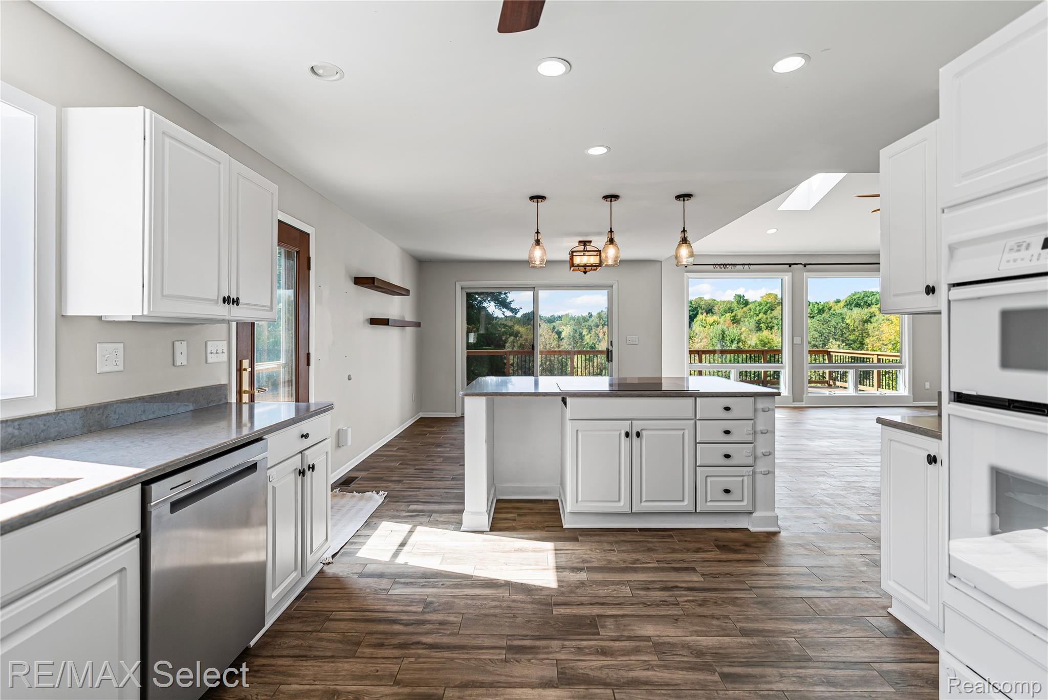 6056 Atlas Road