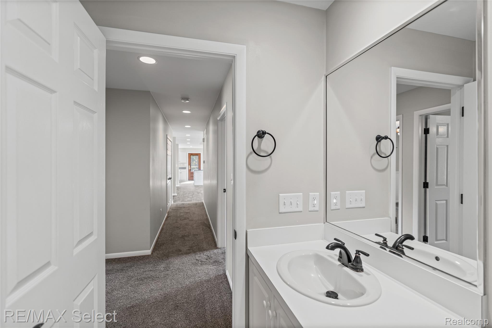 6056 Atlas Road