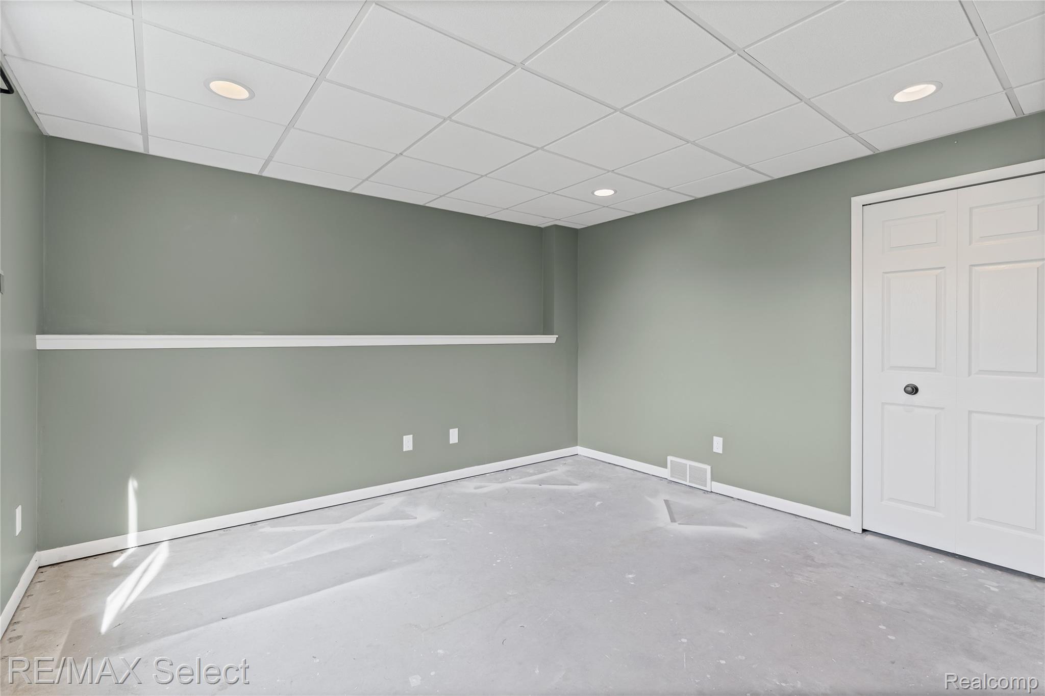6056 Atlas Road