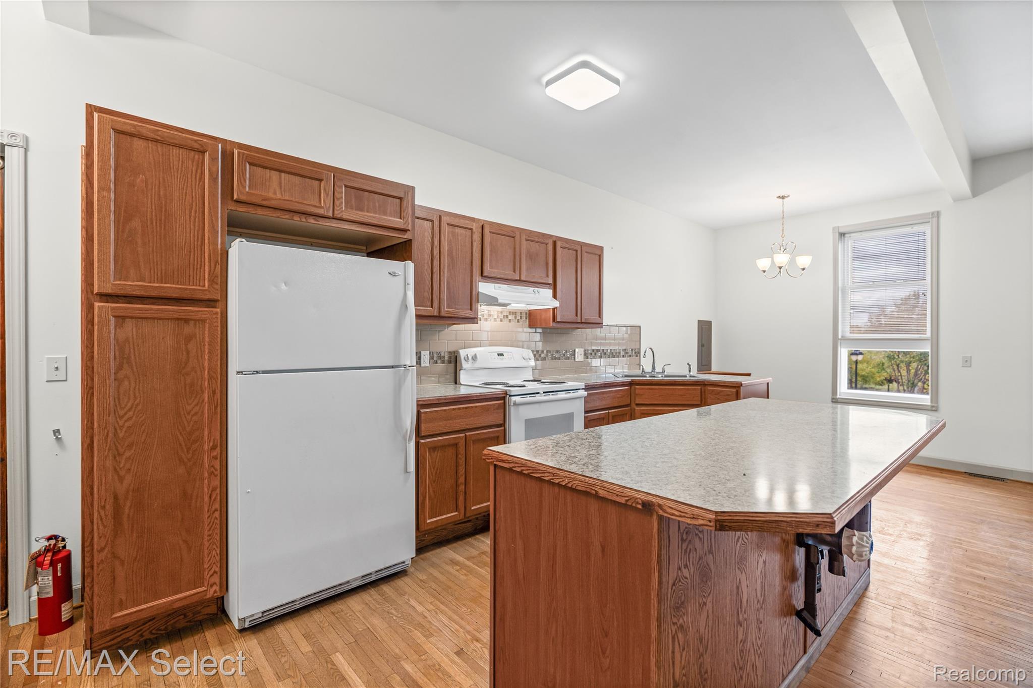 106 S Leroy Street B