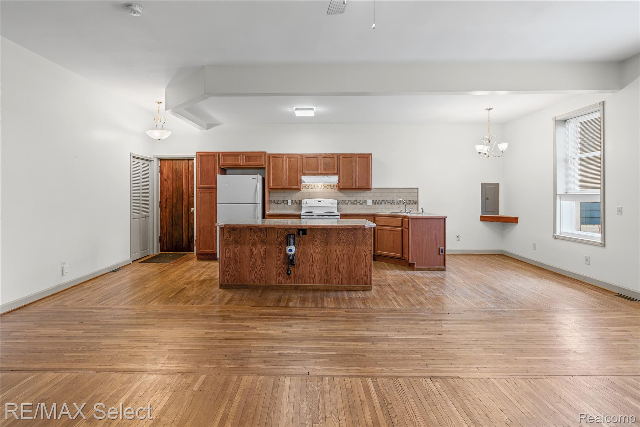 106 S Leroy Street B