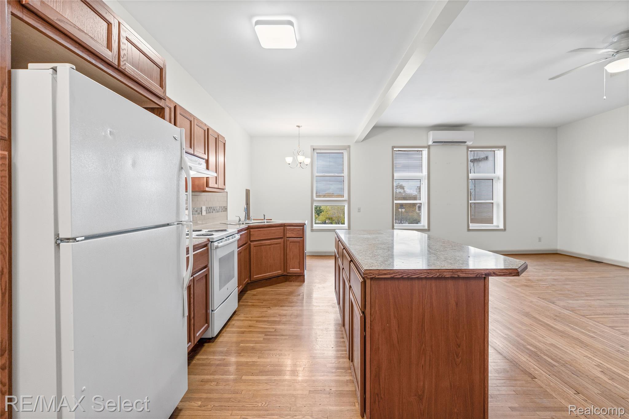 106 S Leroy Street B
