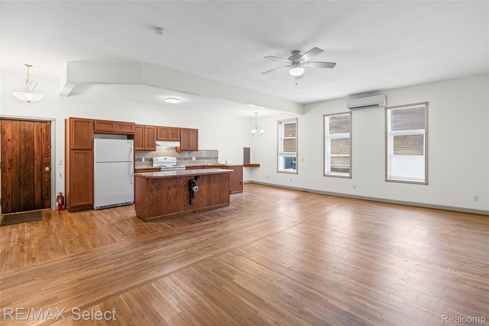 106 S Leroy Street B