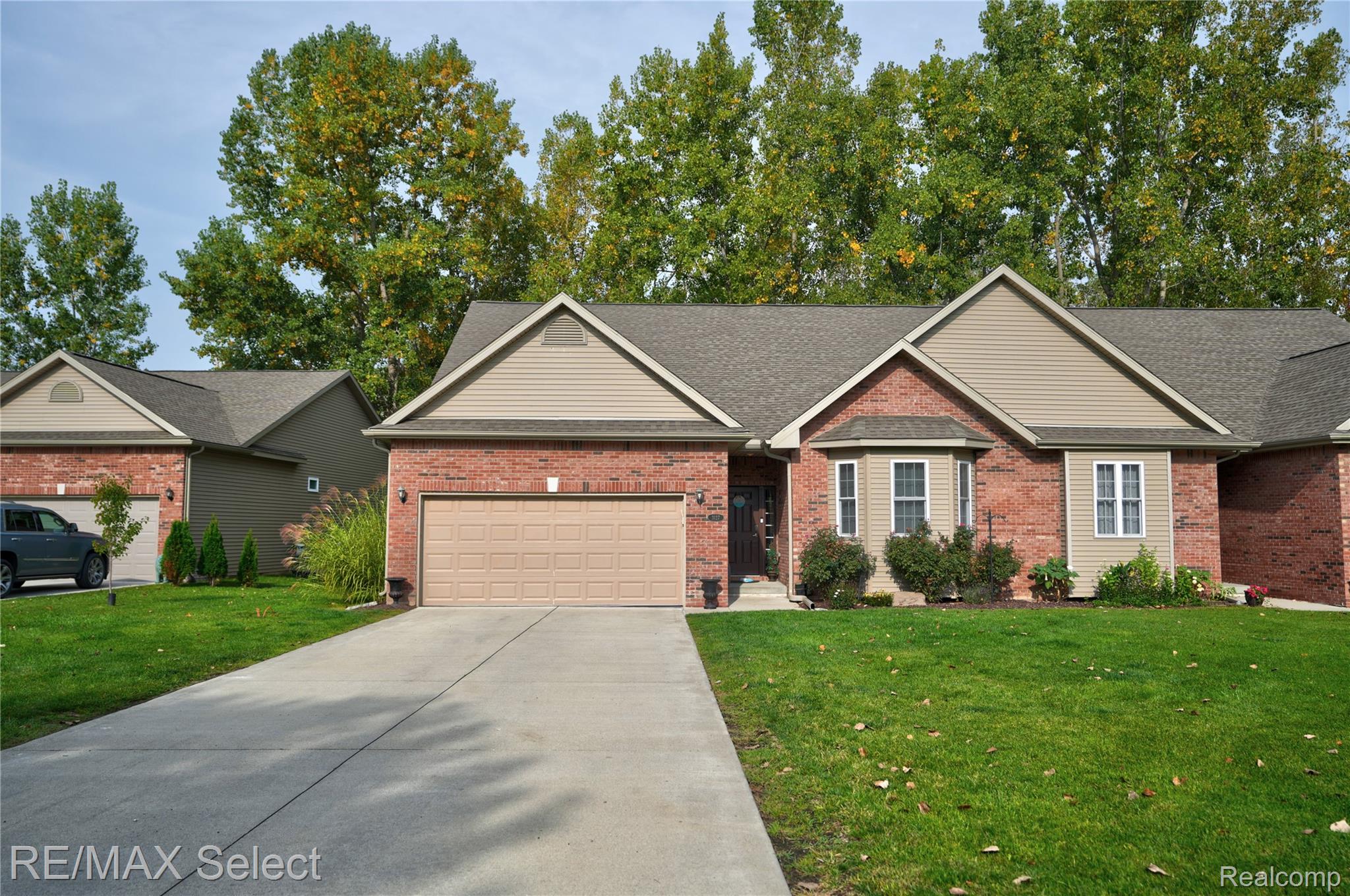 3127 Harbor Pointe Circle