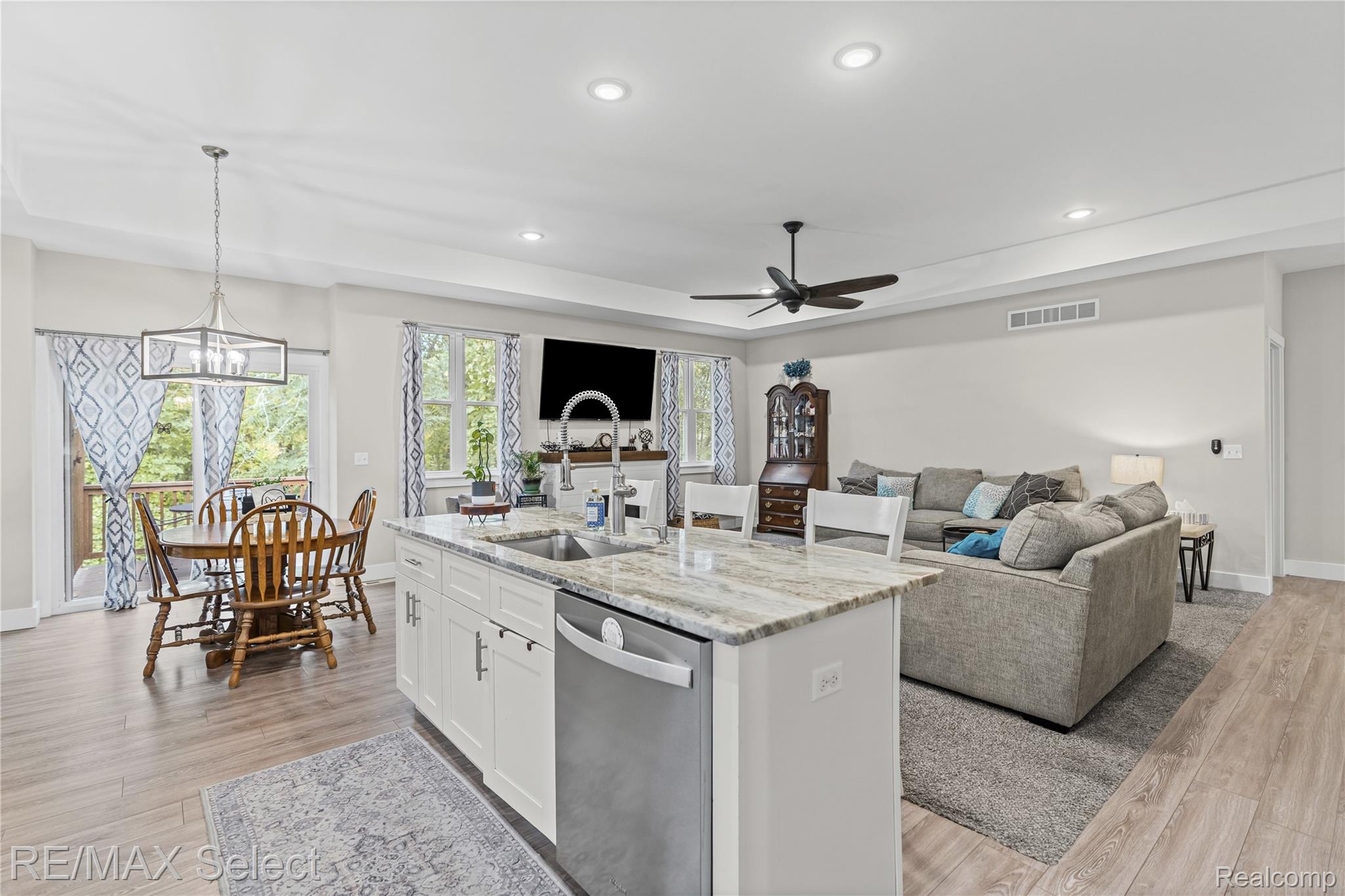 3127 Harbor Pointe Circle