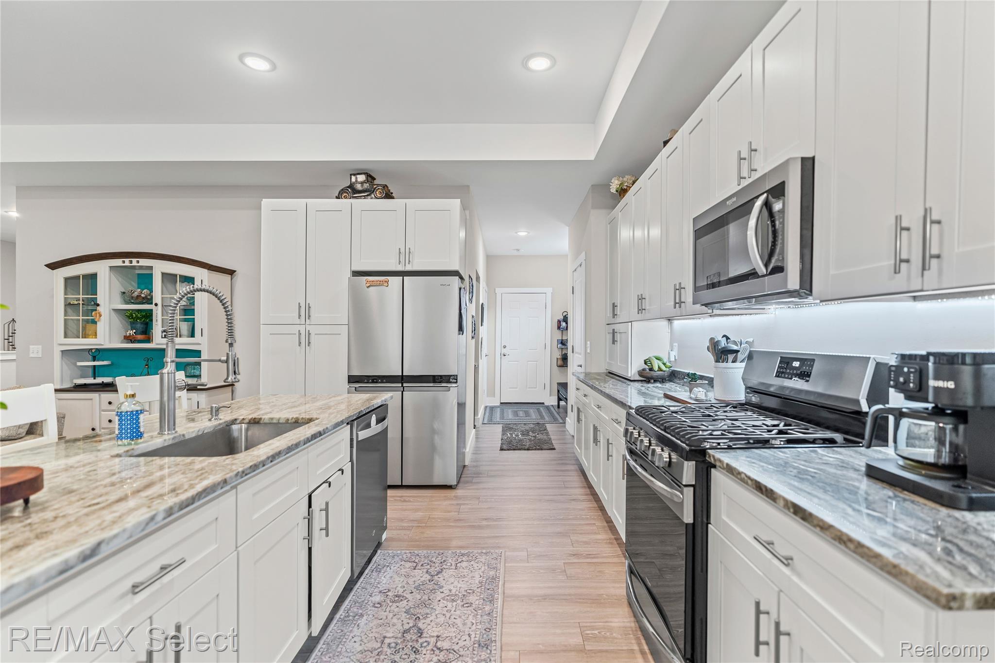 3127 Harbor Pointe Circle