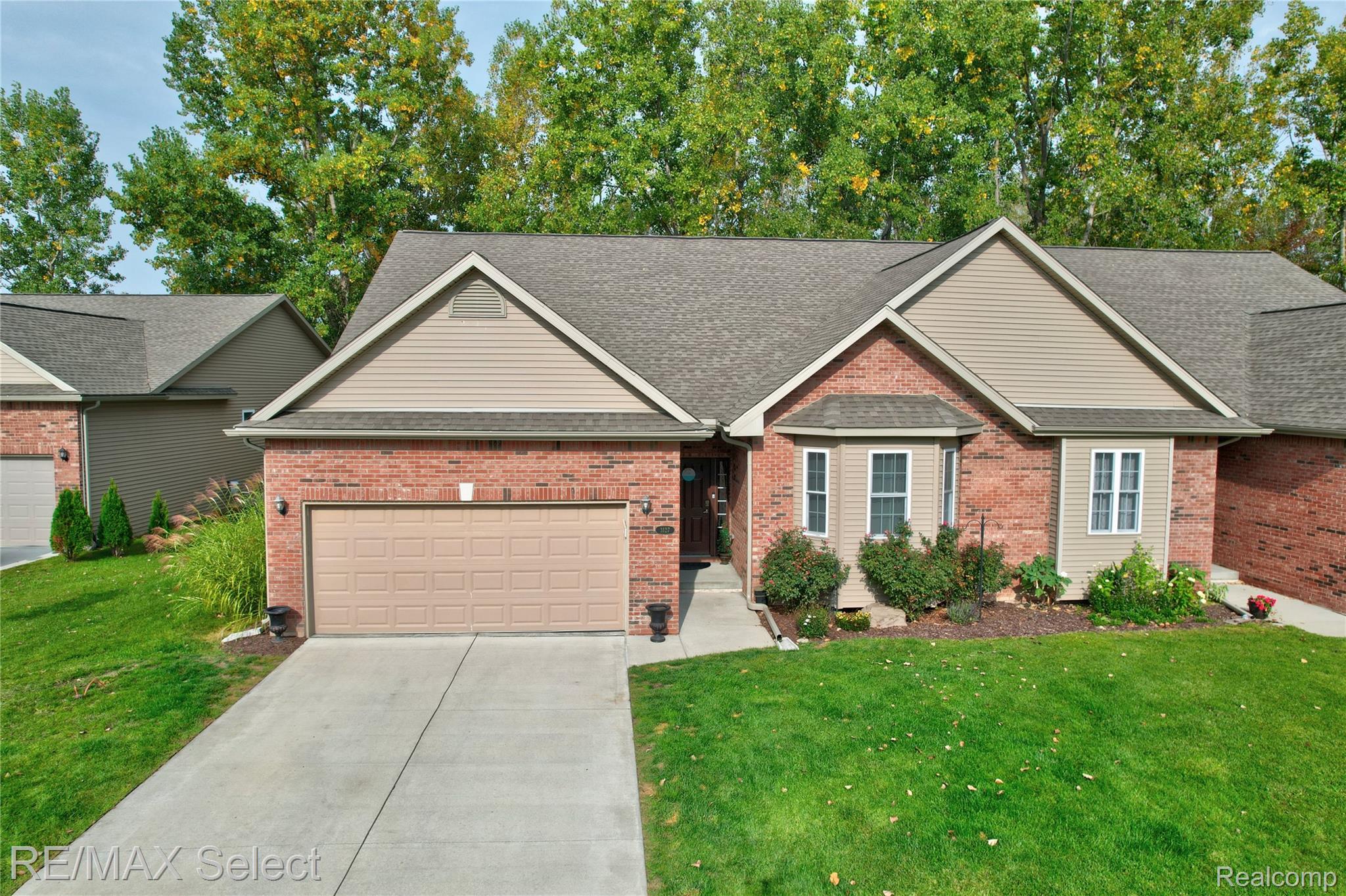 3127 Harbor Pointe Circle