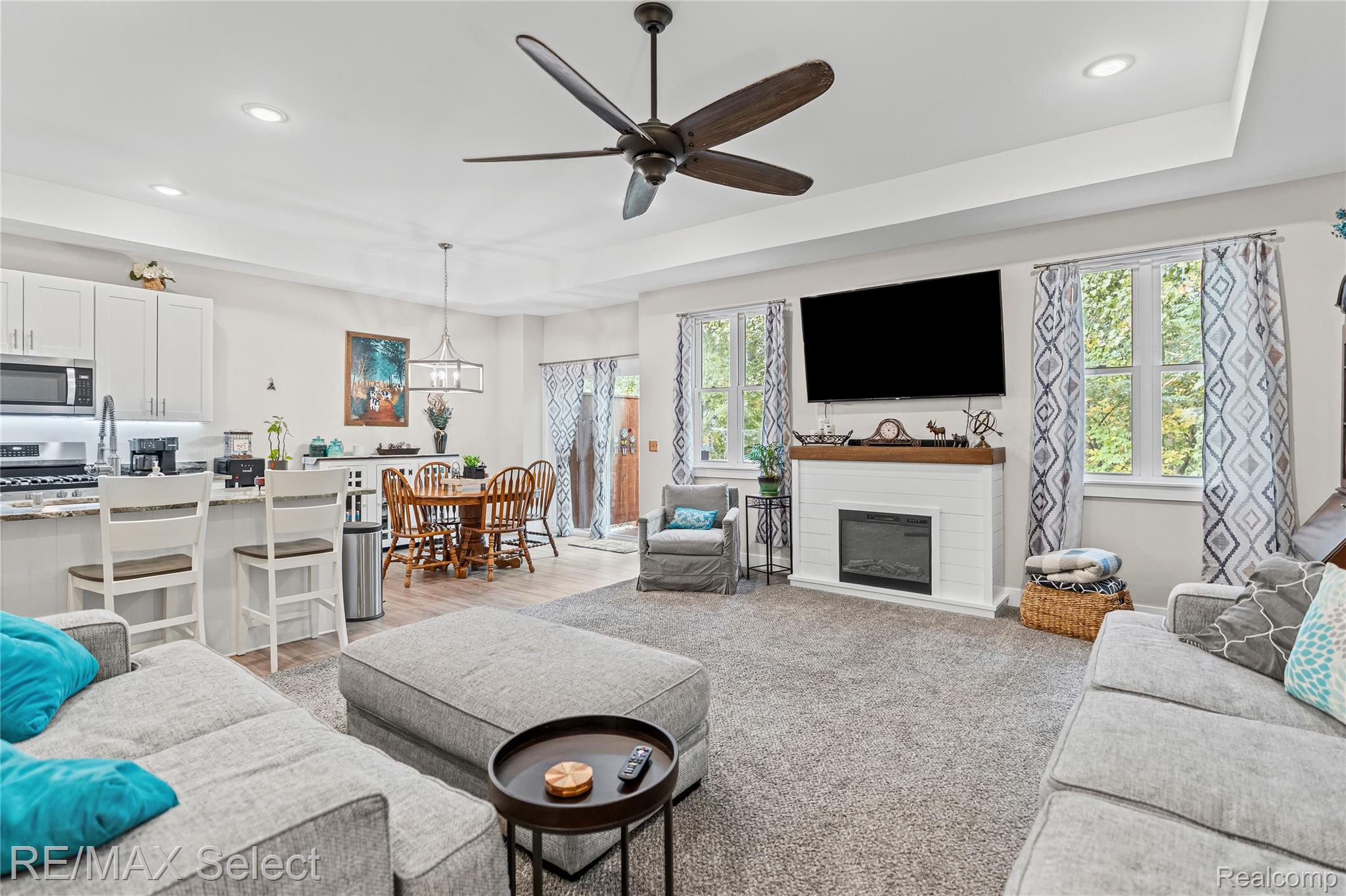 3127 Harbor Pointe Circle