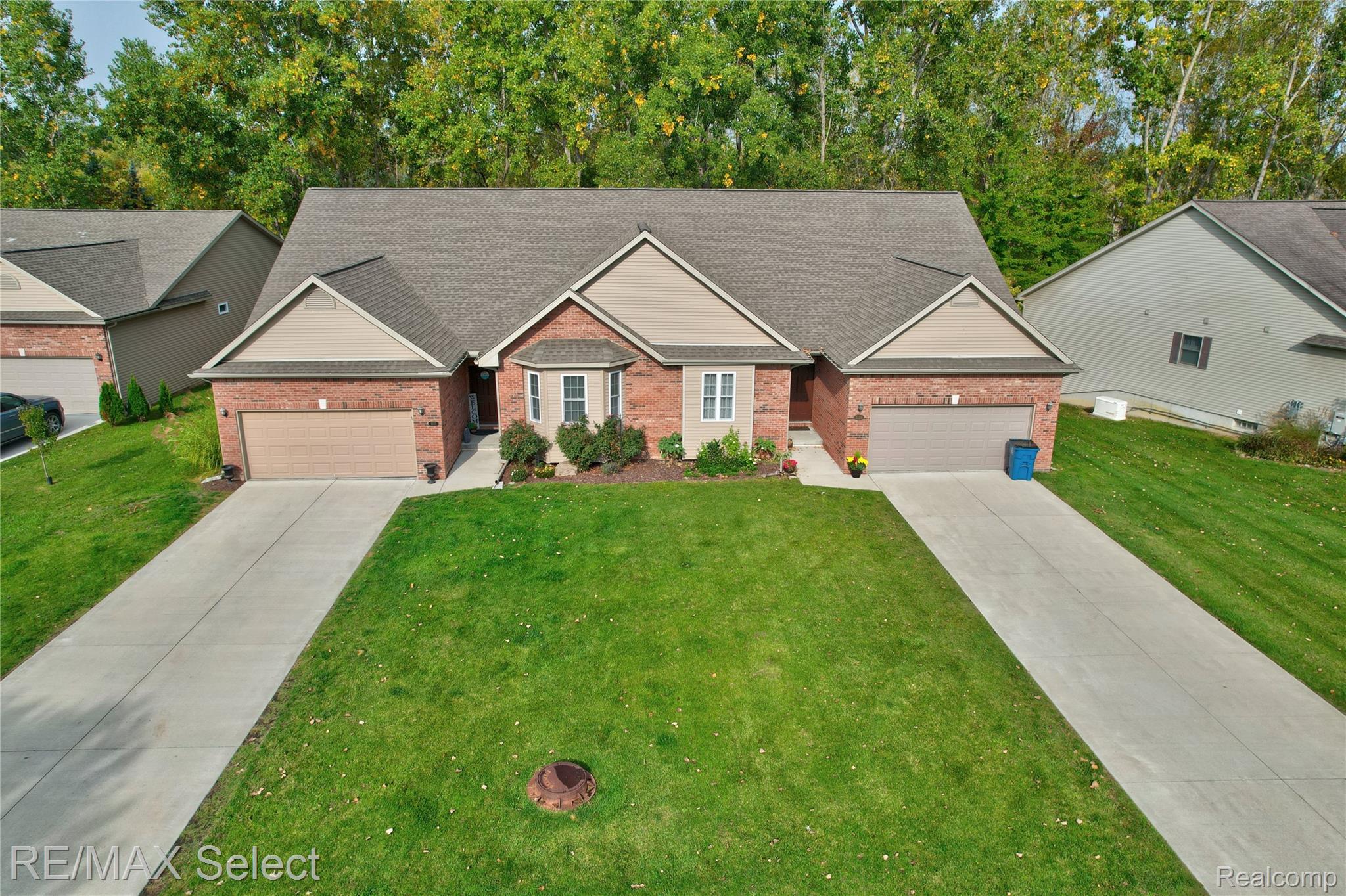 3127 Harbor Pointe Circle