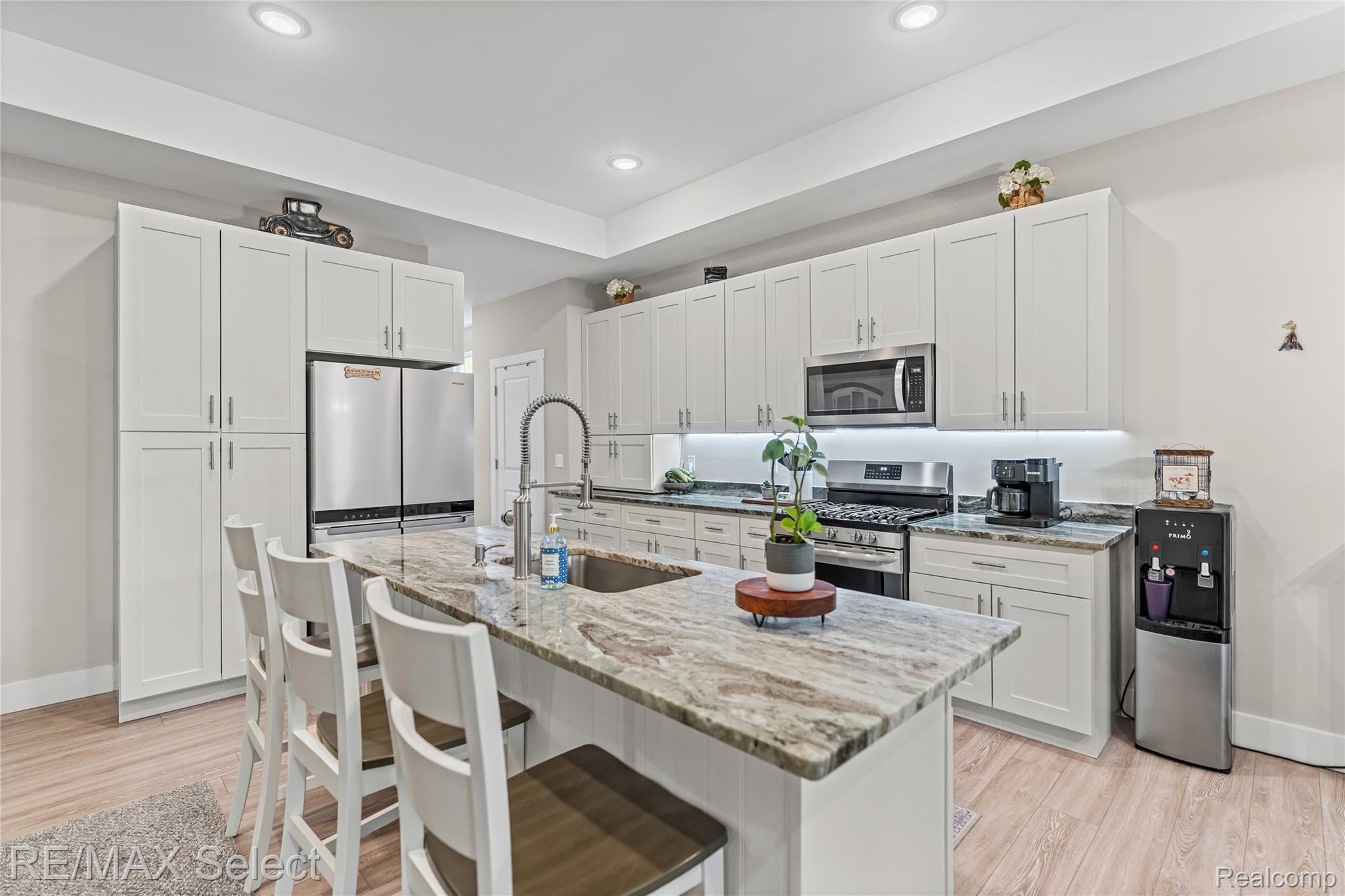 3127 Harbor Pointe Circle