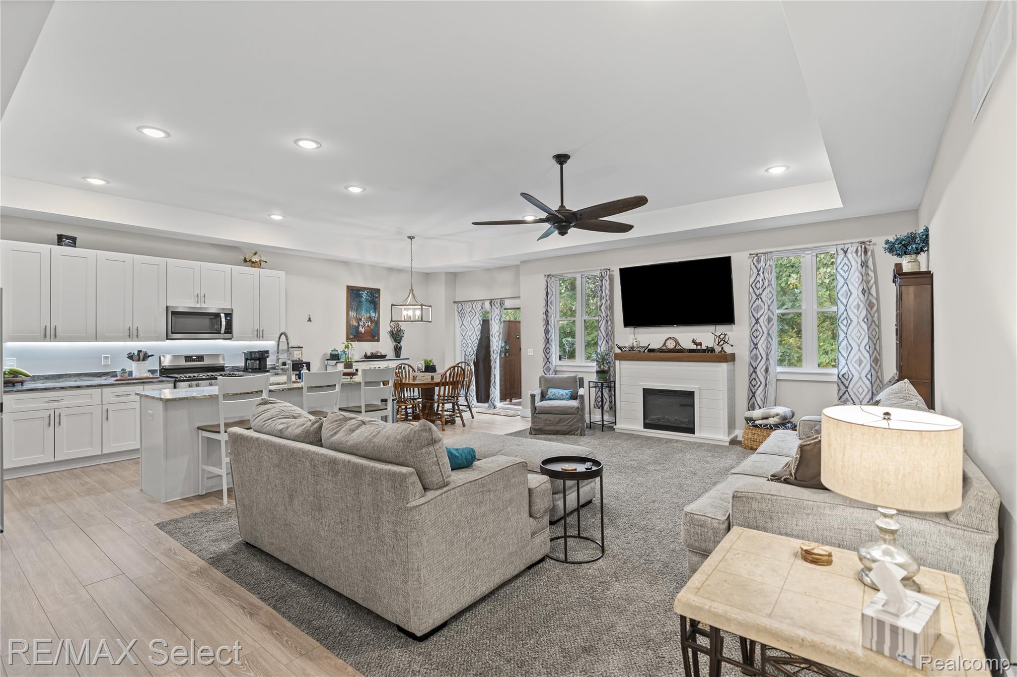 3127 Harbor Pointe Circle