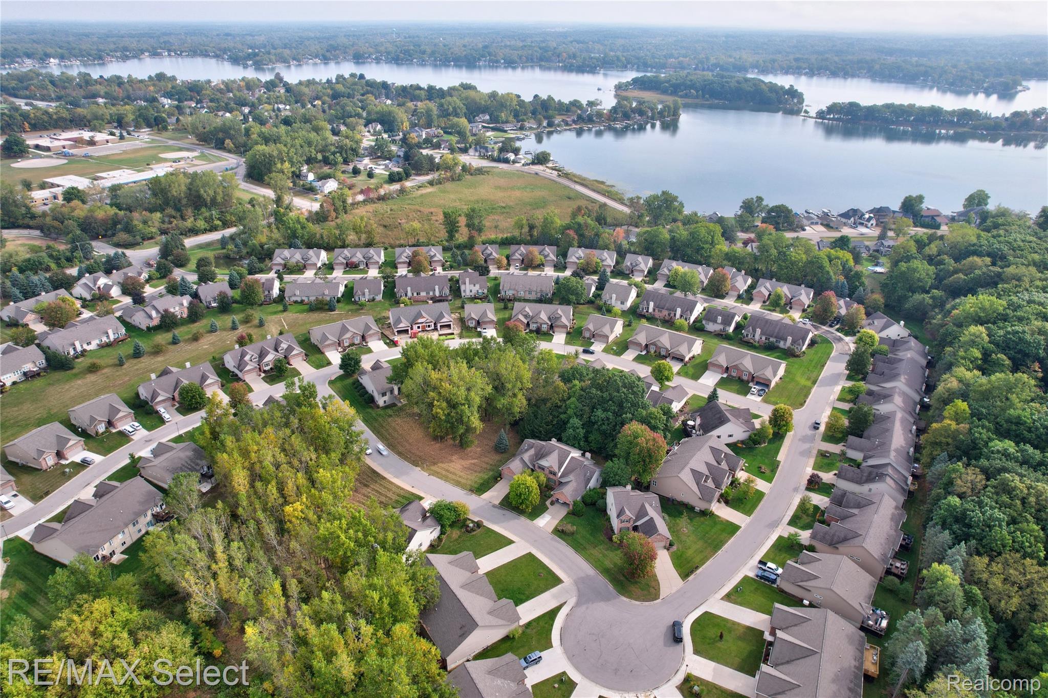 3127 Harbor Pointe Circle