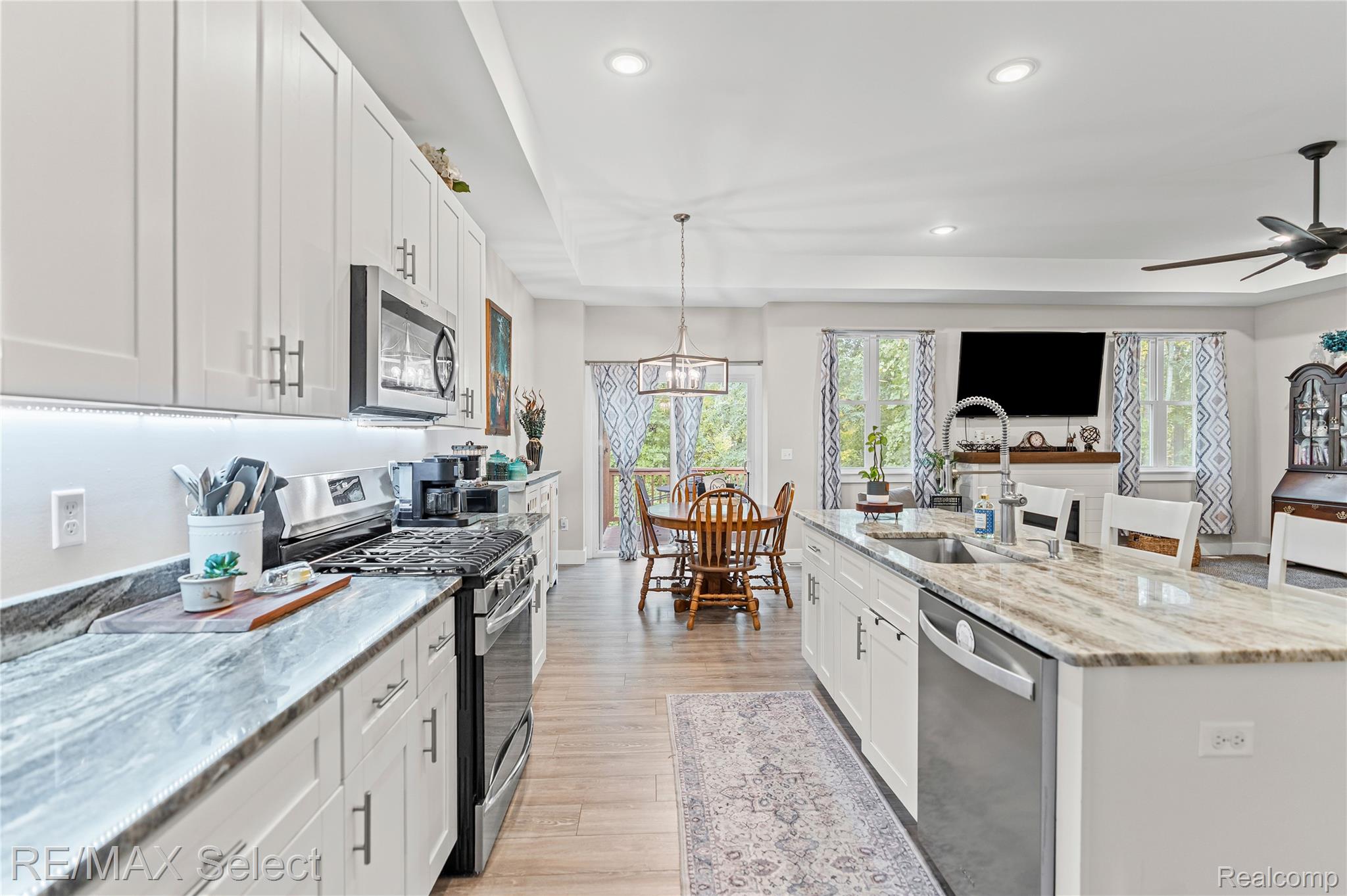 3127 Harbor Pointe Circle