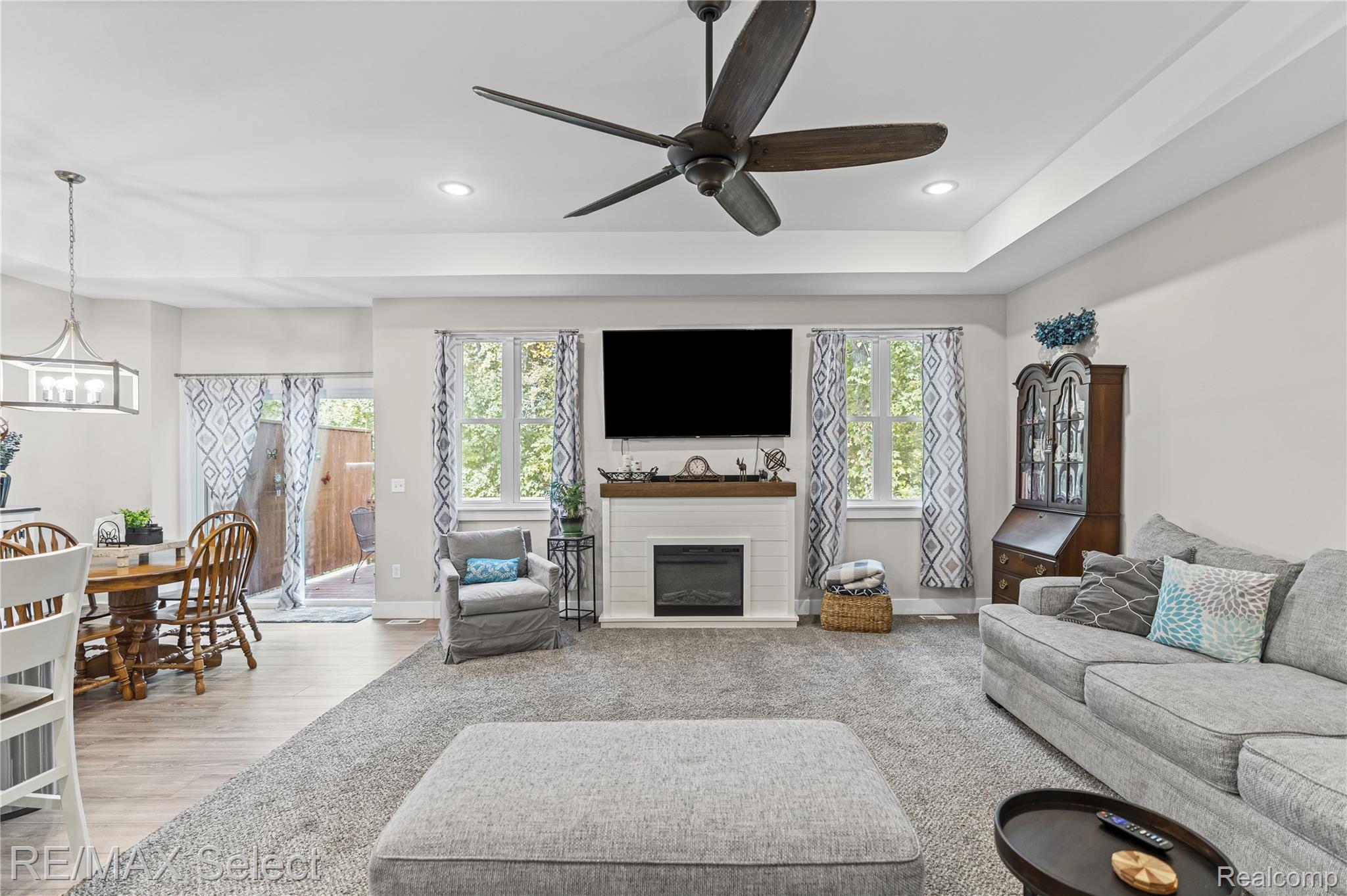 3127 Harbor Pointe Circle