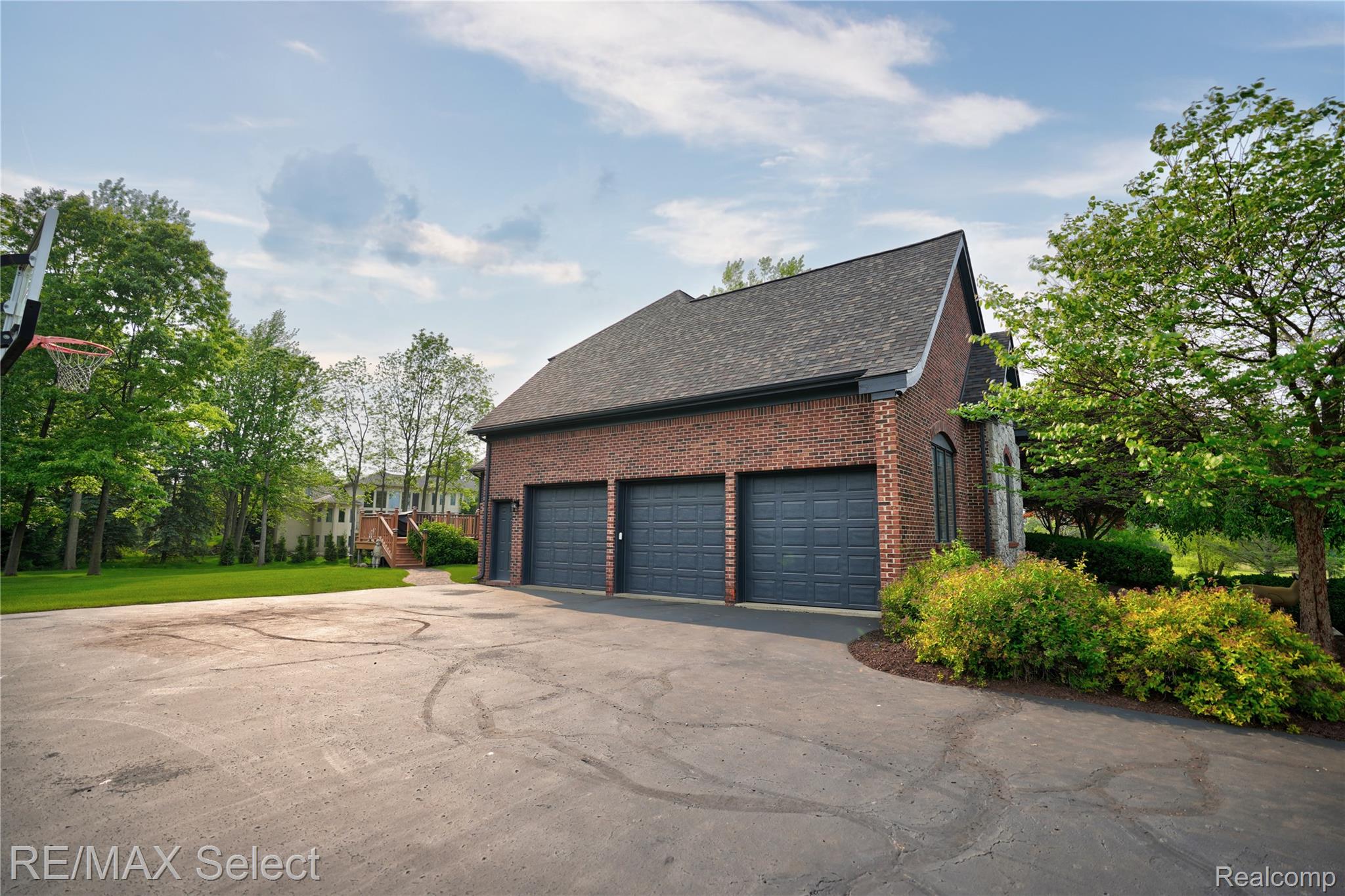 8320 MISTY Meadows
