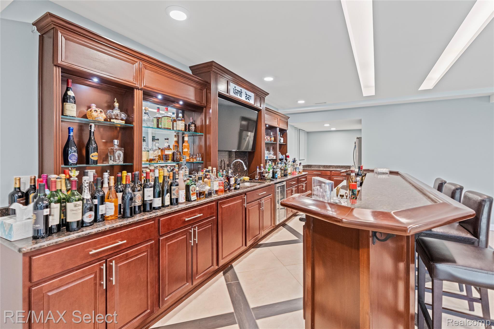 6363 Amber Lane