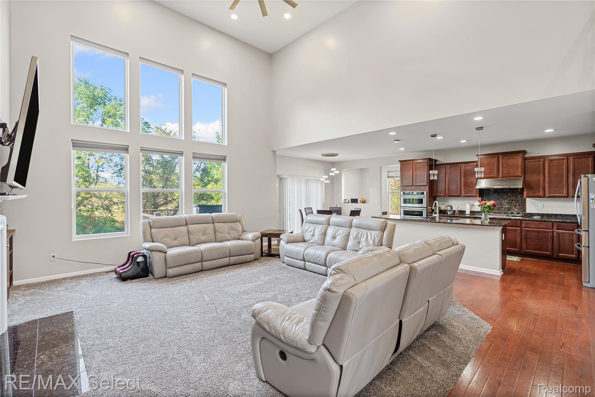 6363 Amber Lane